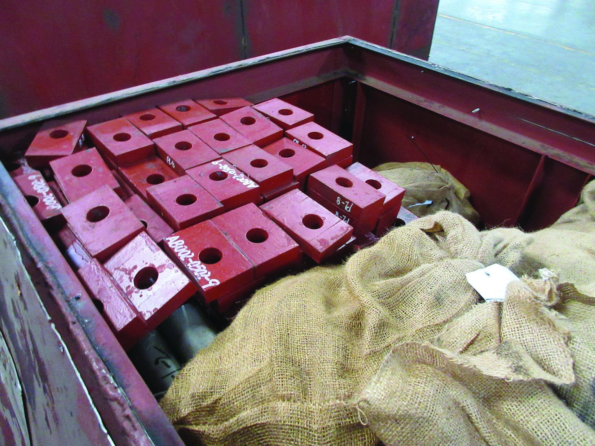 (2) STEEL CRATES W/ MISC. STEEL PARTS: BARS, PINS, PKG. WTS. 33,795 LB AND 9,044 LB, GRID G3 - Image 3 of 6