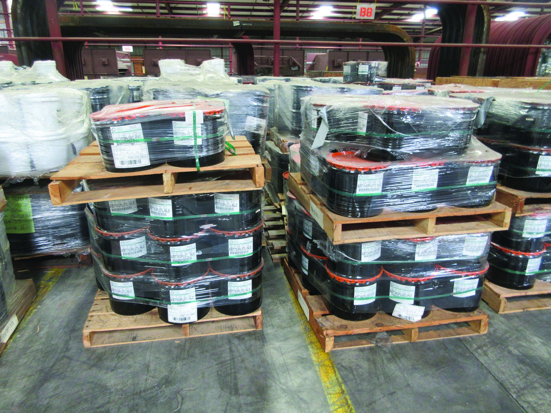 (72 +/-) PALLETS OF STRUCTURAL SCREWS, WASHERS, NUTS, GRID B8 - Image 2 of 3