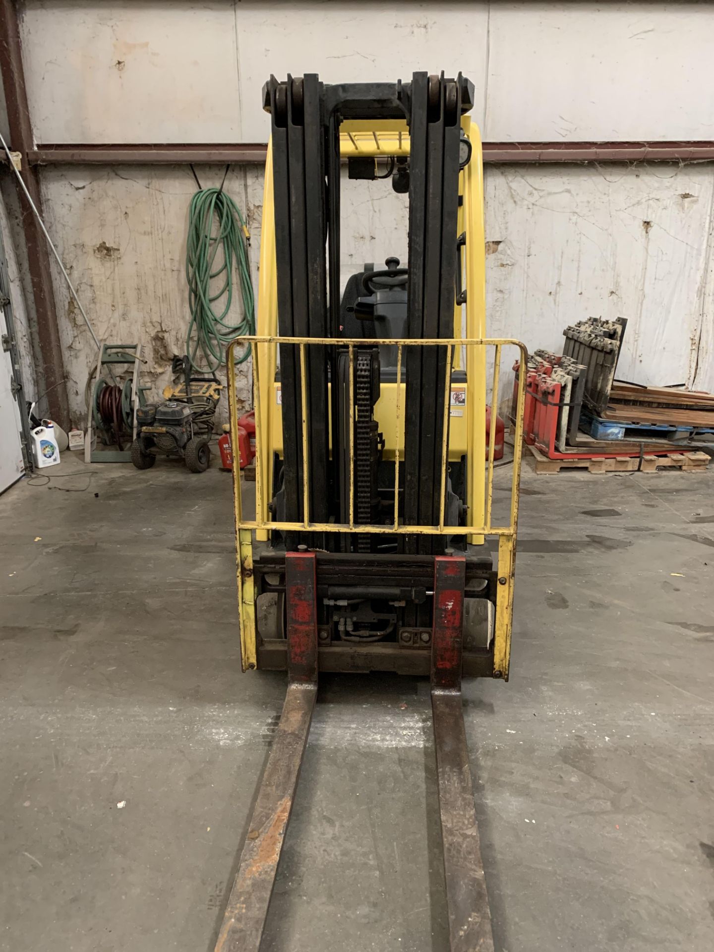 2012 HYSTER 3,000-LB., MOD: S30FT, LPG, SOLID NON-MARKING TIRES, 3-STAGE MAST, 187'' LIFT, SIDESHIFT - Image 3 of 8