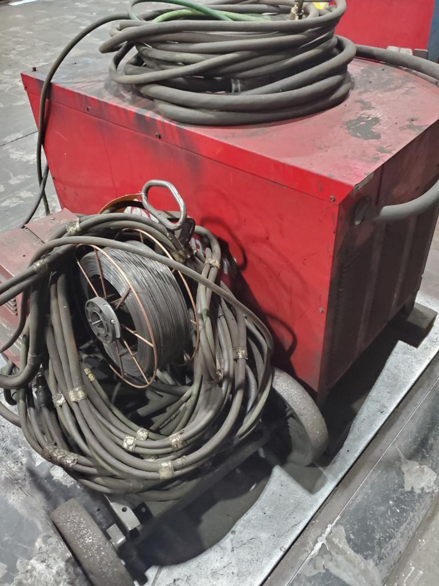 LINCOLN ELECTRIC IDEALARC DC-600 WELDER SN.U1970404564 230-460V WITH LN-7 WIRE FEED SN.U1961005864 - Image 3 of 8