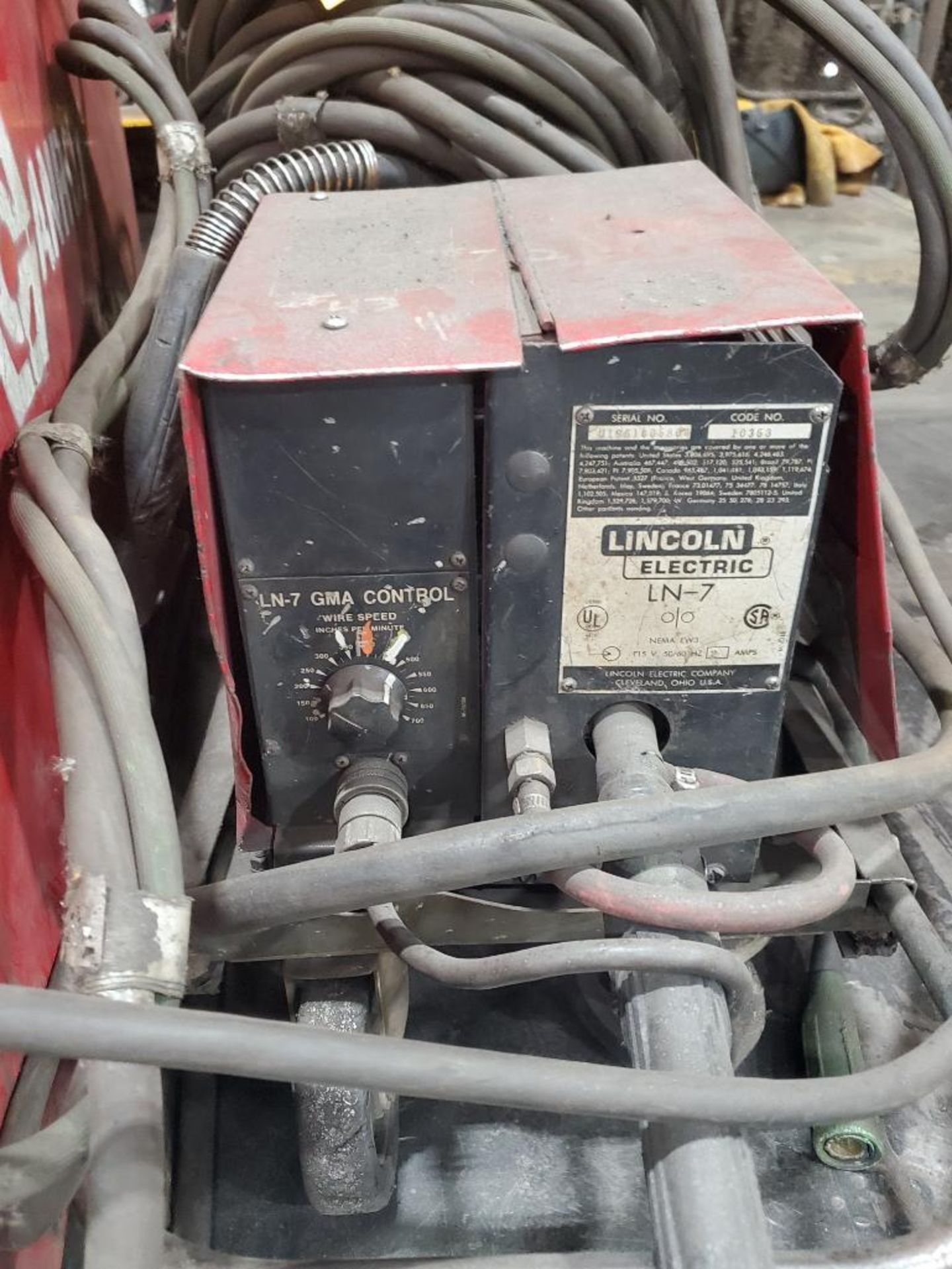 LINCOLN ELECTRIC IDEALARC DC-600 WELDER SN.U1970404564 230-460V WITH LN-7 WIRE FEED SN.U1961005864 - Image 6 of 8