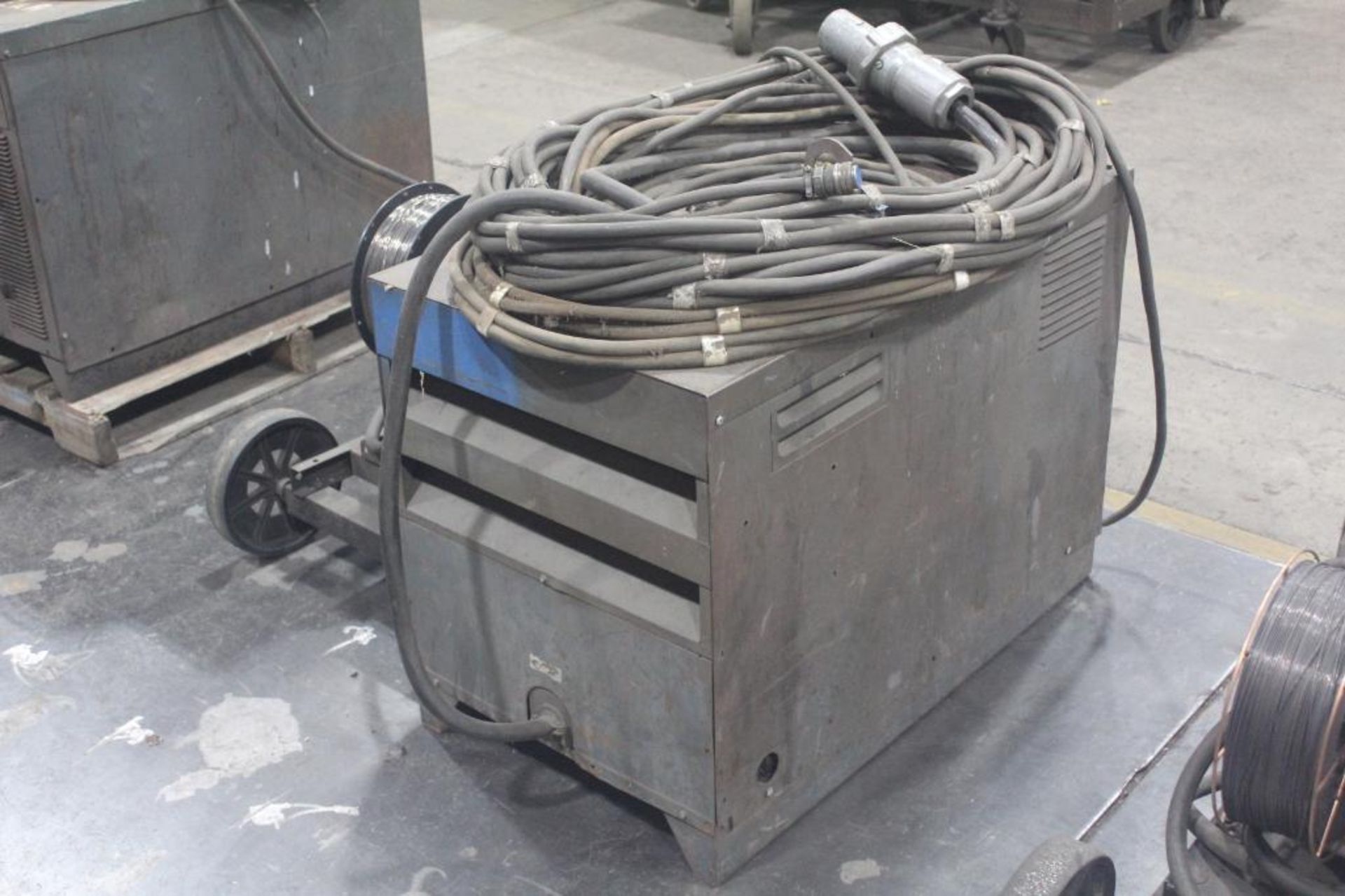 LINCOLN ELECTRIC IDEALARC DC-600 WELDER SN.AC292177 230-460V WITH LN-8 WIRE FEED SN.184815 115V - Image 3 of 10