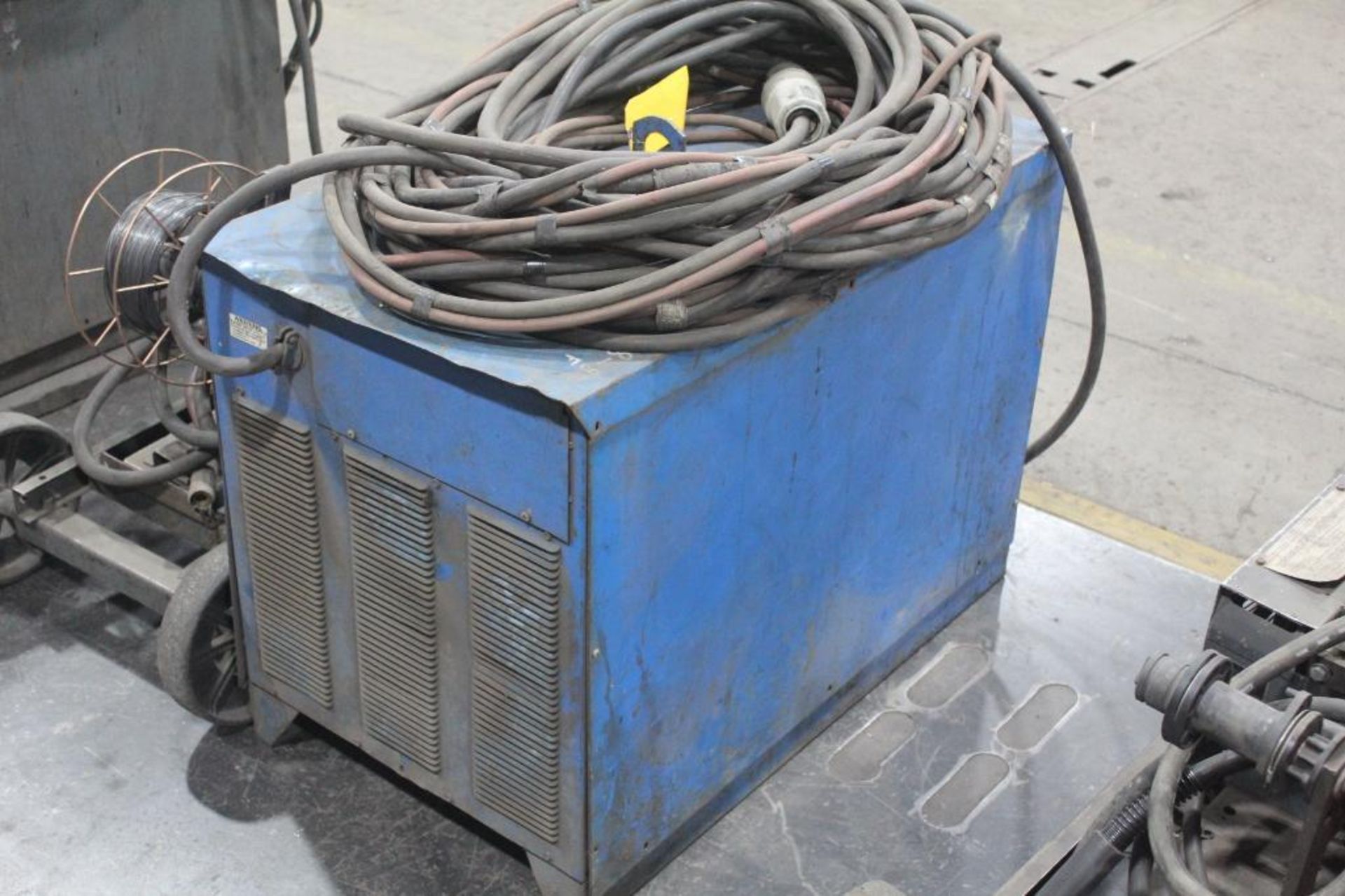 LINCOLN ELECTRIC IDEALARC DC-600 WELDER SN.AC658235 230-460V WITH LN-8 WIRE FEED SN.57089 115V - Image 3 of 10