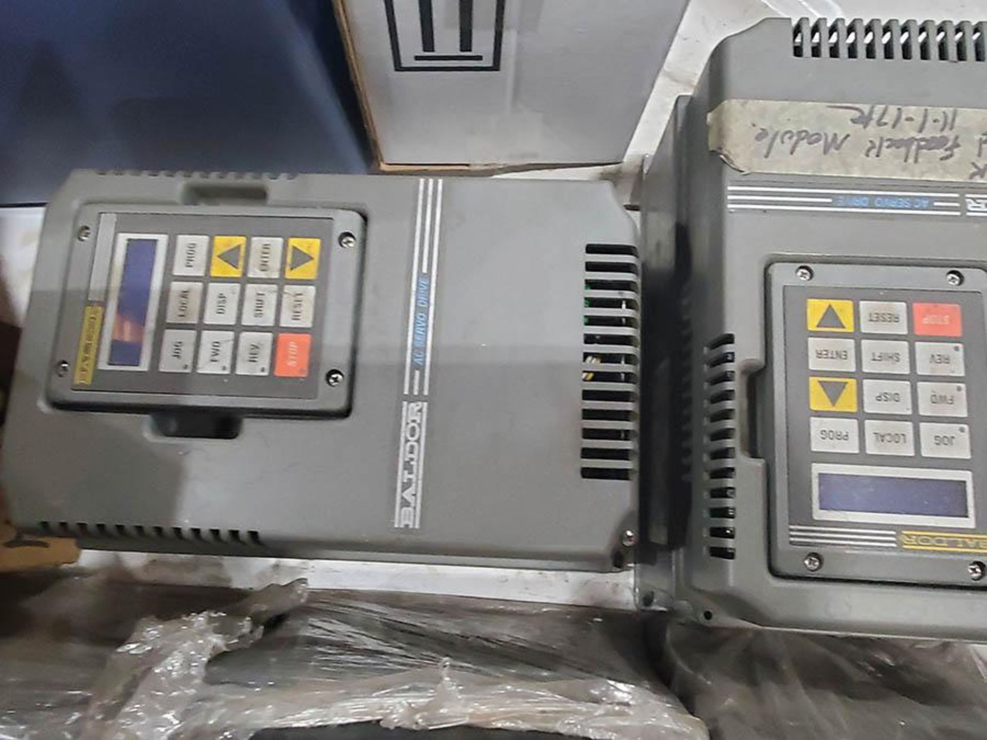 LOT ON PALLET - MOTOR CONTROLLERS AND ACTUATORS - Image 3 of 4