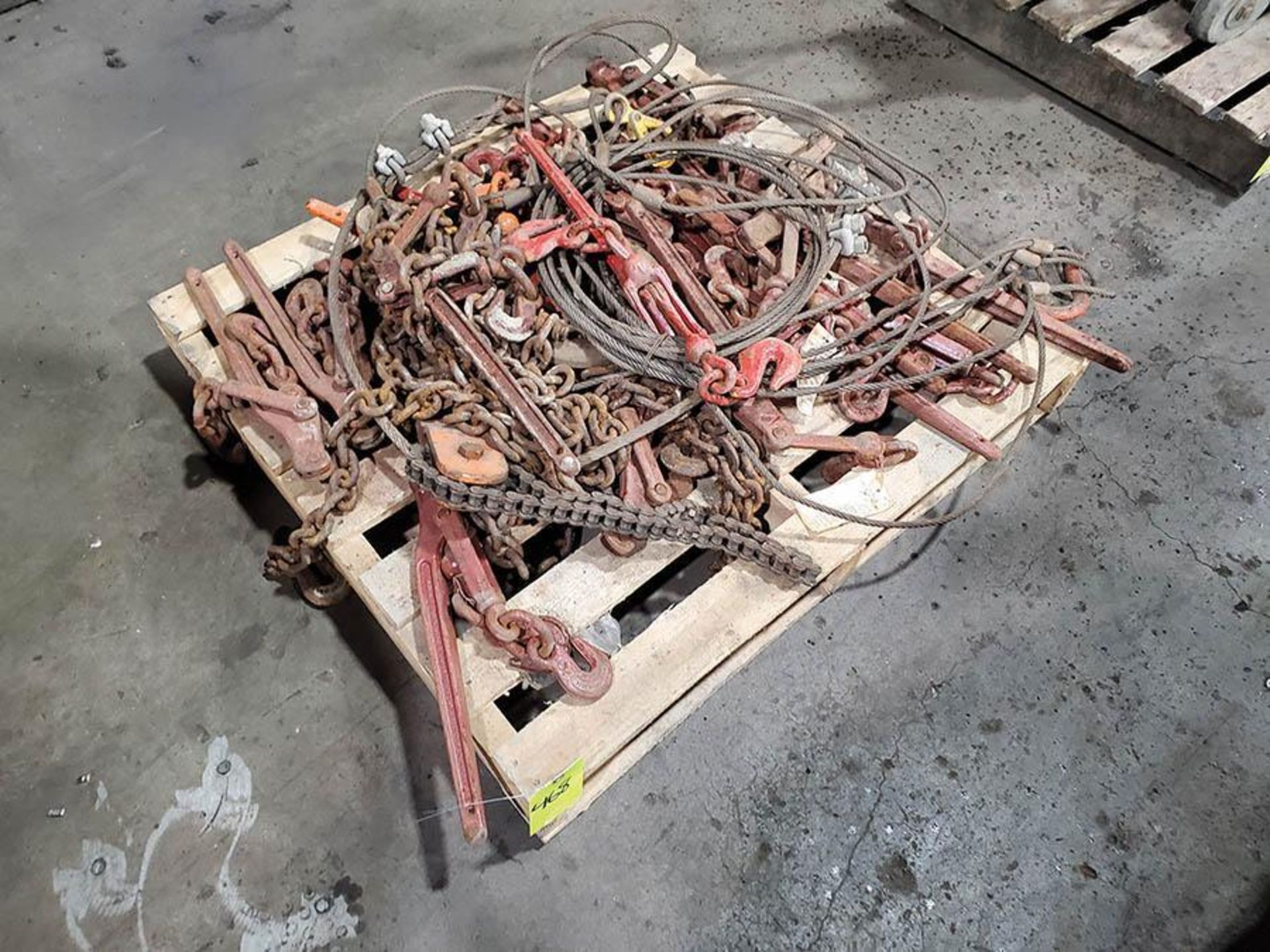 PALLET OF LIFTING AND RIGGING GEAR