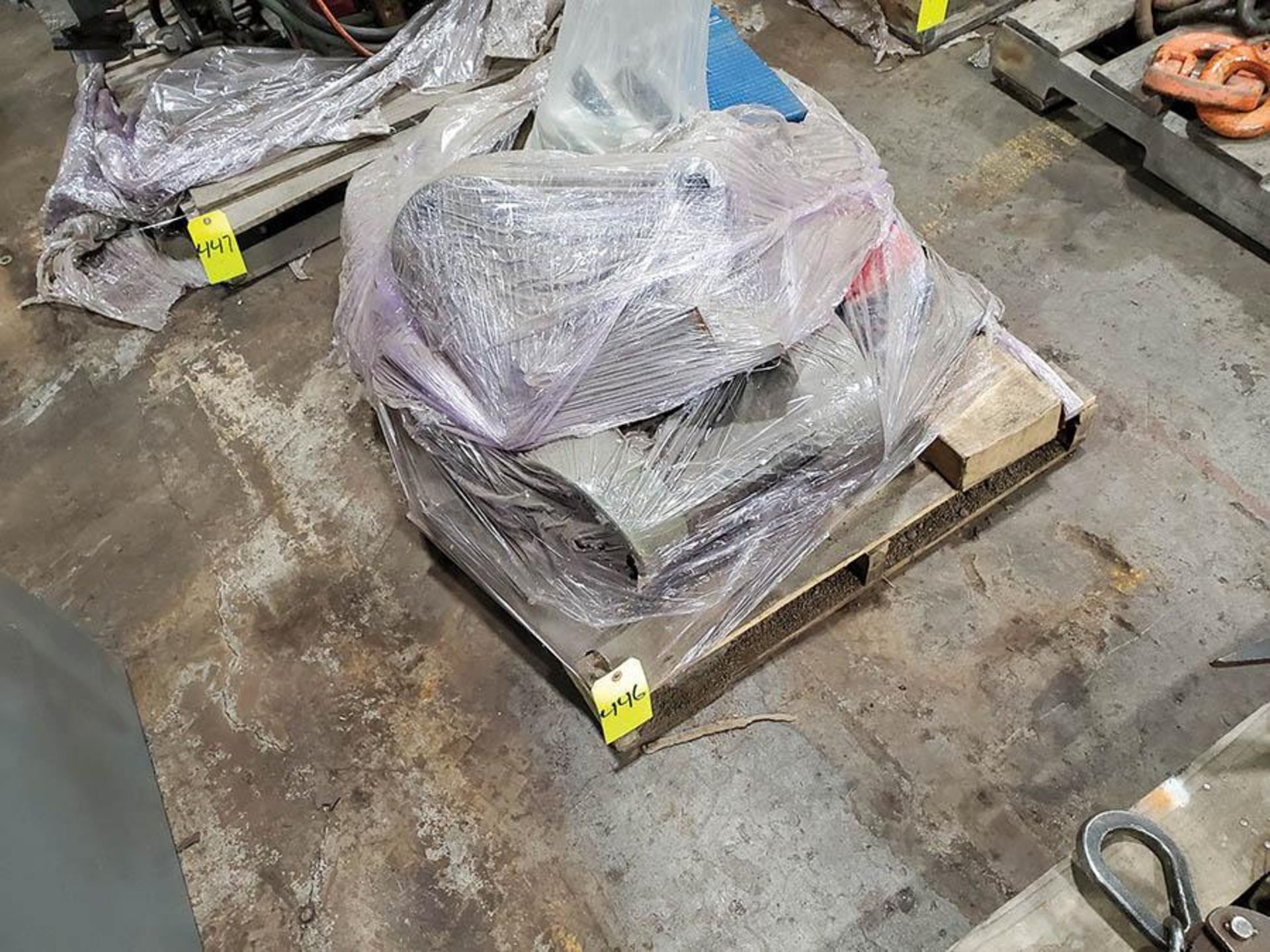 PALLET OF VARIOUS SPARE MACHINE PARTS