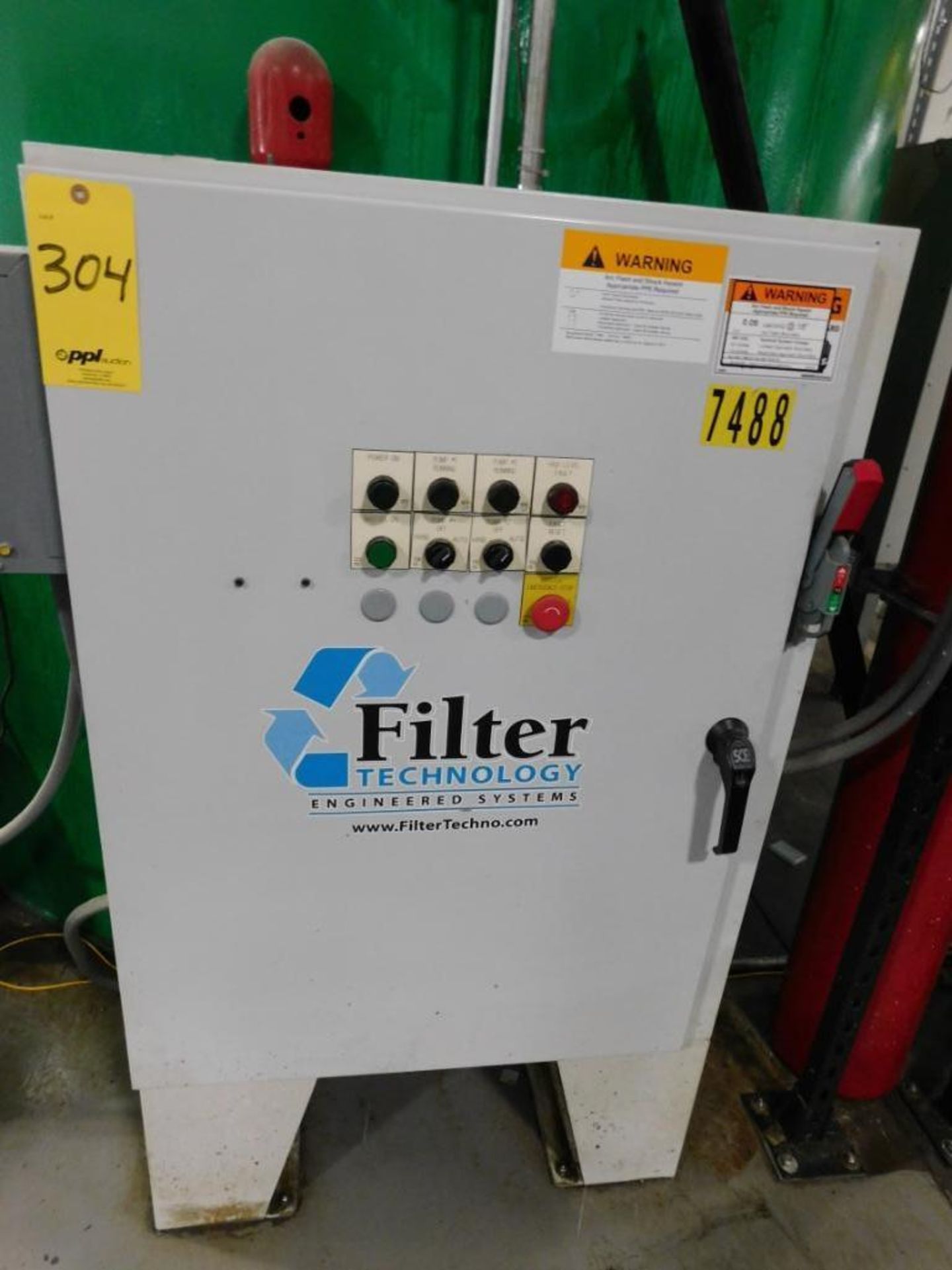 FILTER TECHNOLOGY CENTRAL COOLANT FILTER SYSTEM, WITH DUAL FILTERS, HOLDING TANKS, PUMPS, - Image 8 of 8