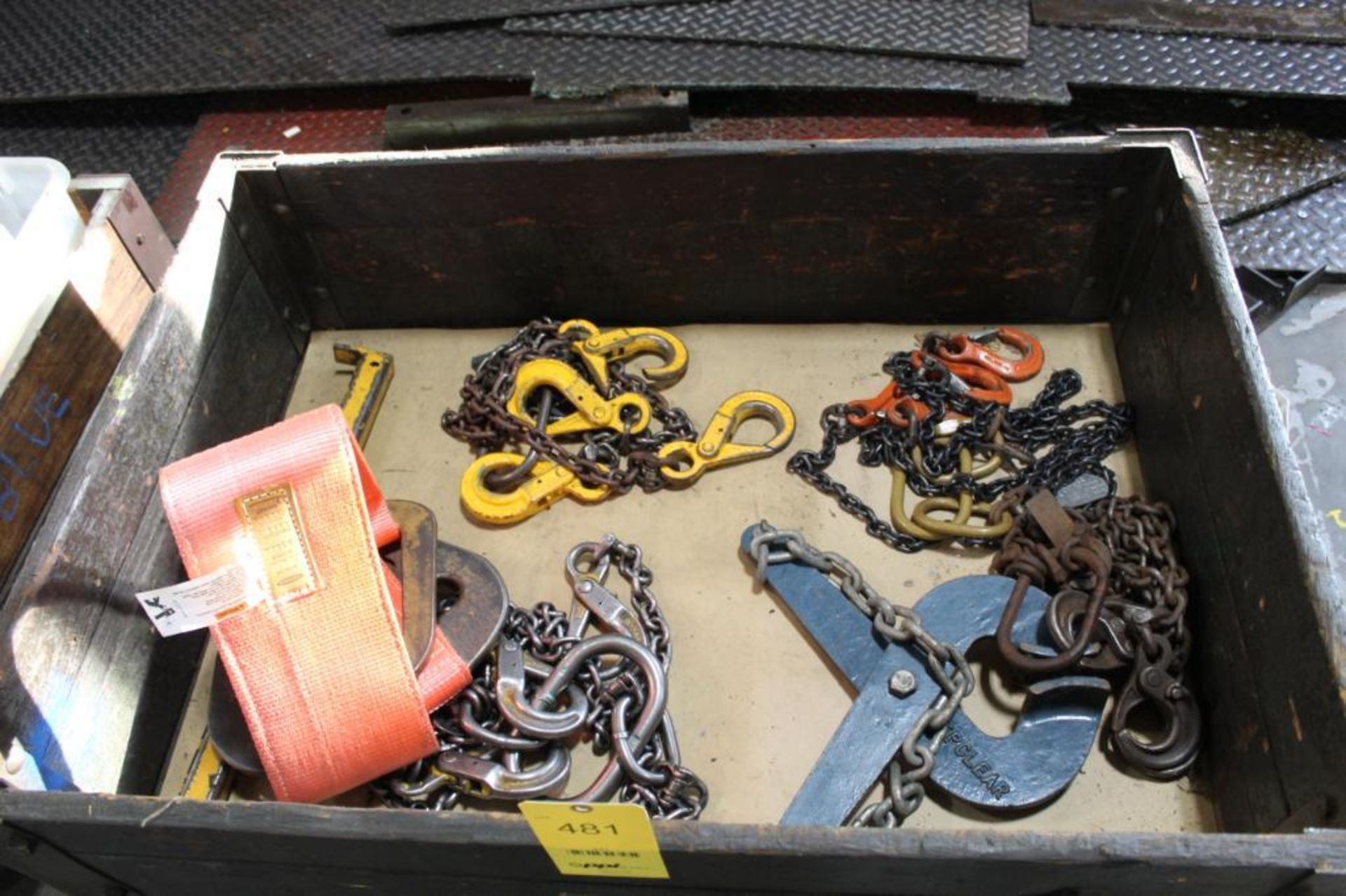 LOT: ASSORTED LIFTING CHAINS ON (1) SKID