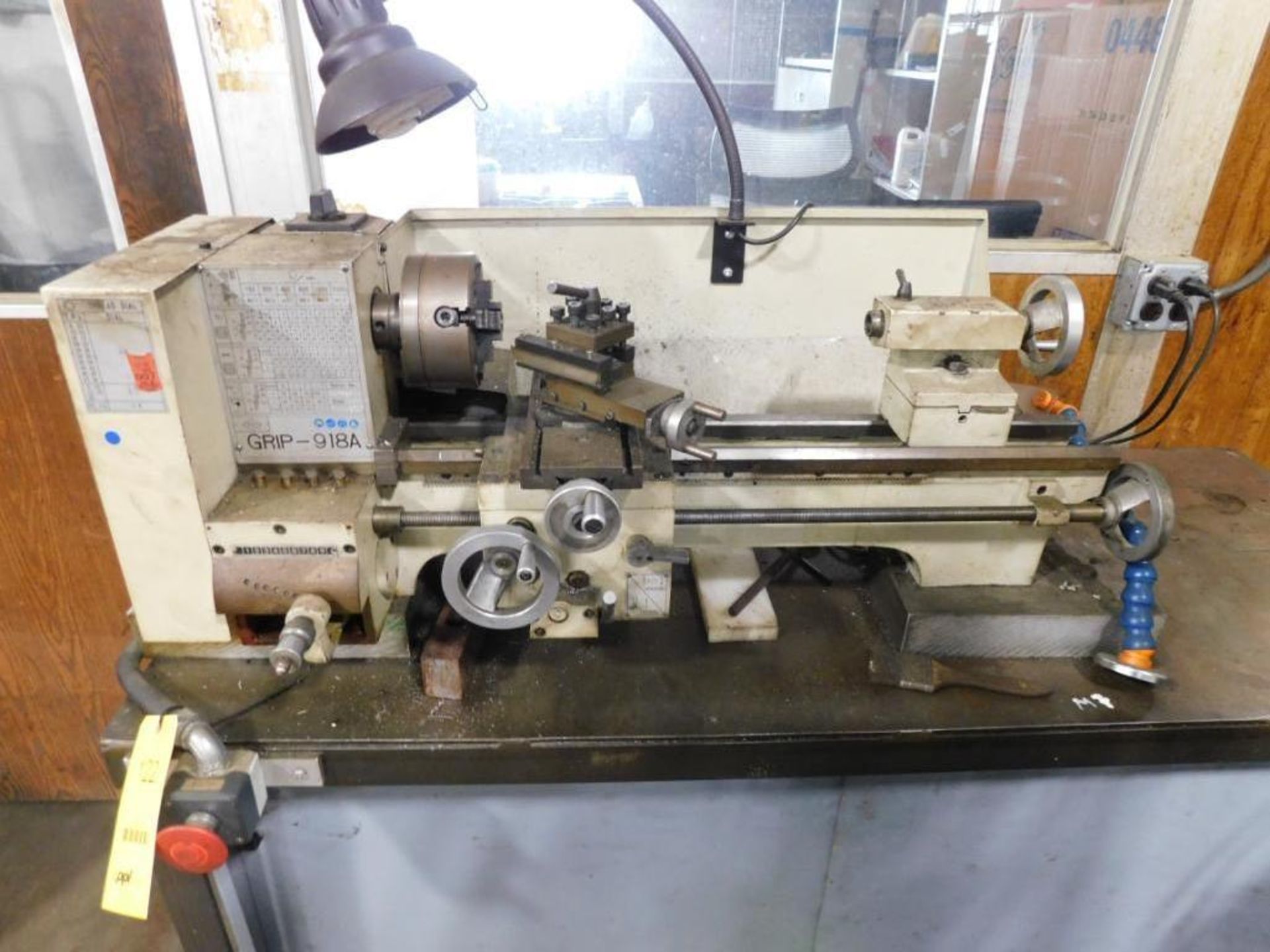 KBC 9 IN. X 18 IN. BENCH TOP ENGINE LATHE