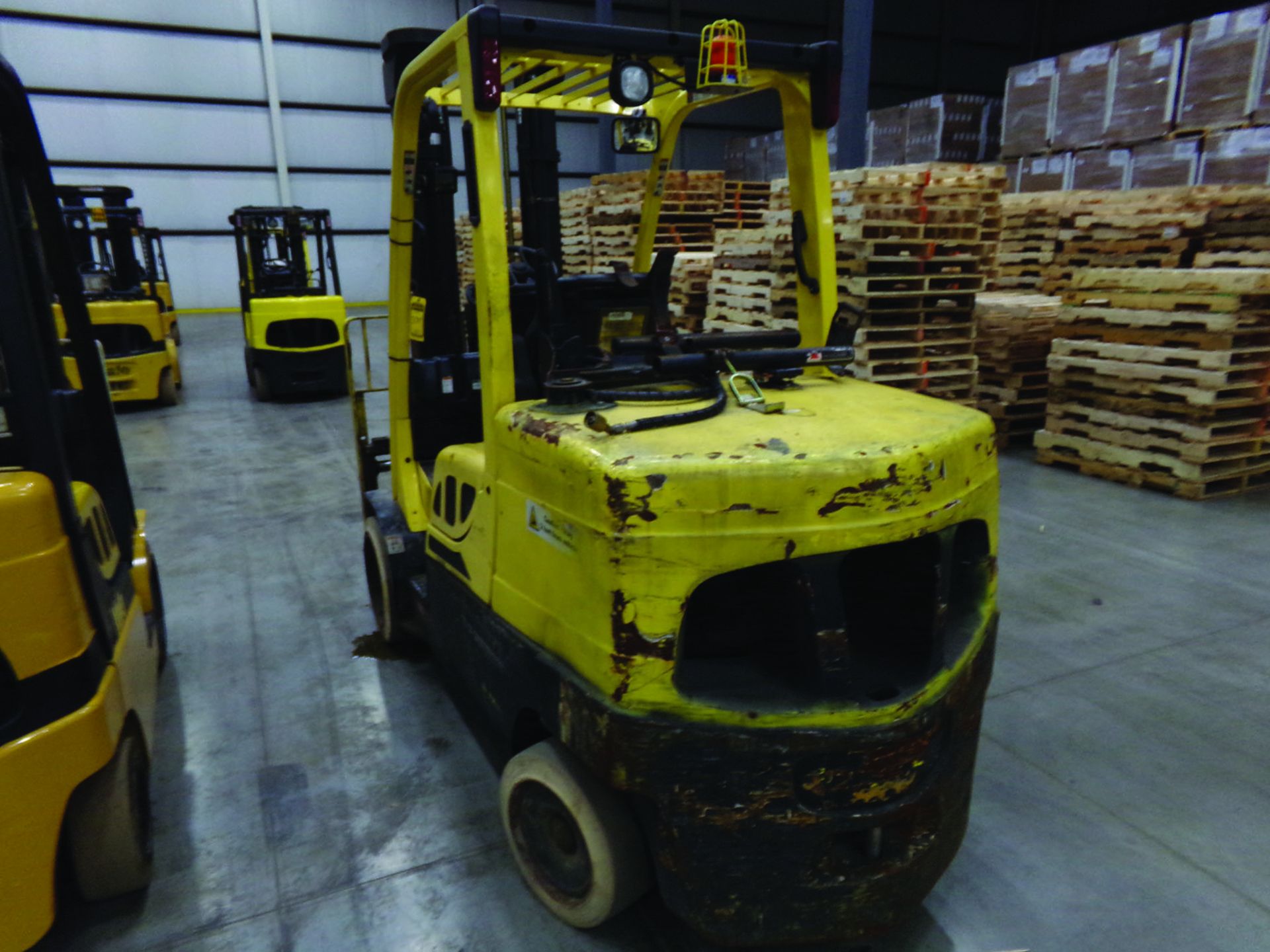 2016 HYSTER 12,000 LB. FORKLIFT, MODEL S120FT, S/N J004VD2063N, 14,179 HOURS, 6' FORKS, 2-STAGE MAST - Image 2 of 5