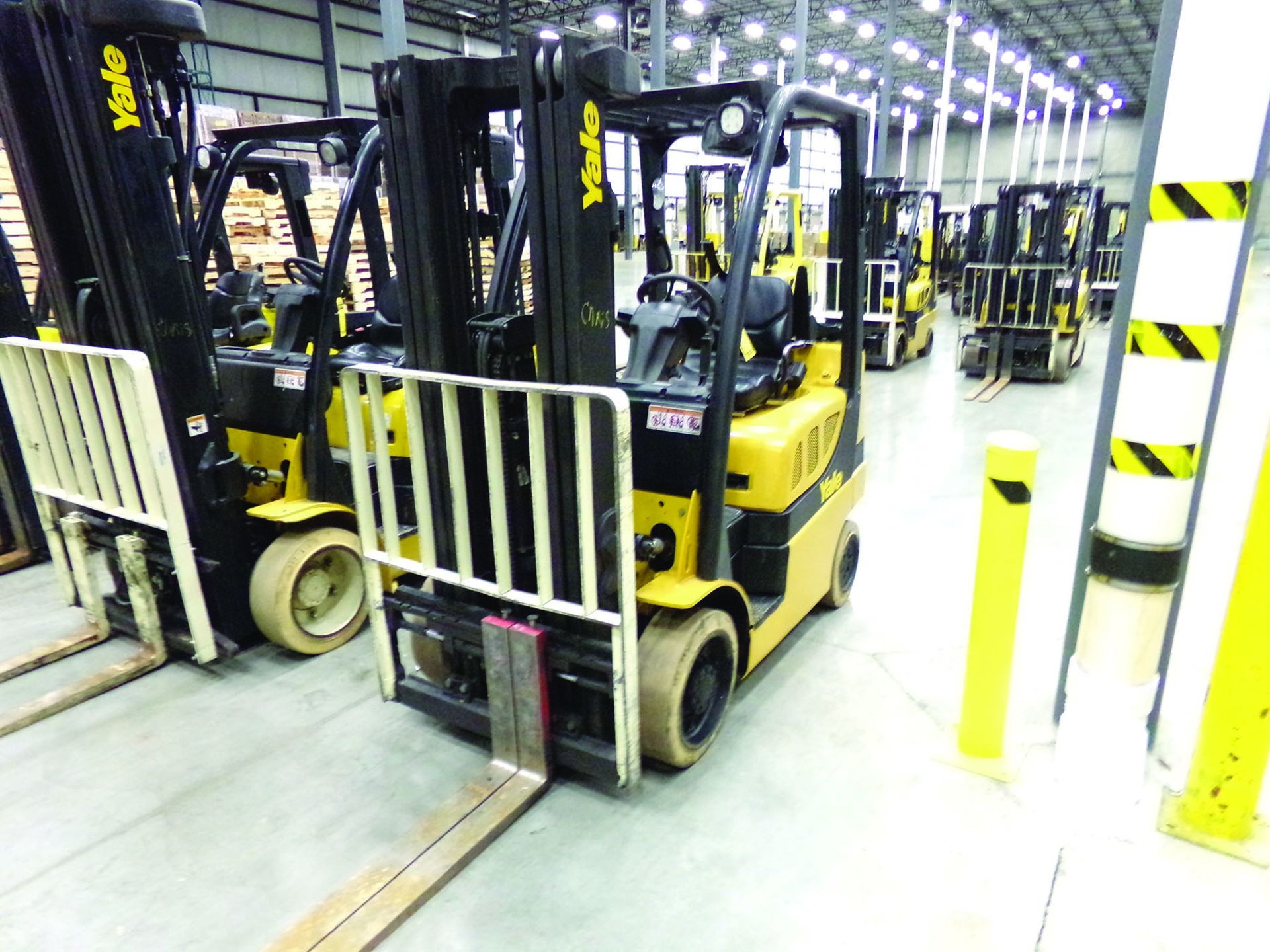 2015 YALE 5,000 LB. FORKLIFT, MODEL GLC050VXNVSE085, S/N B910V01681M, 12,478 HOURS, 4' FORKS, 3-STAG