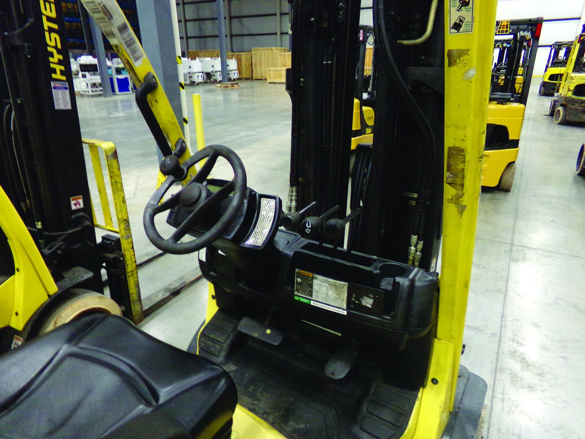 2013 HYSTER 6,000 LB. FORKLIFT, MODEL S60FT, S/N F187V22368K, 10,910 HOURS, 3' 6'' FORKS, 4-STAGE MA - Image 5 of 5