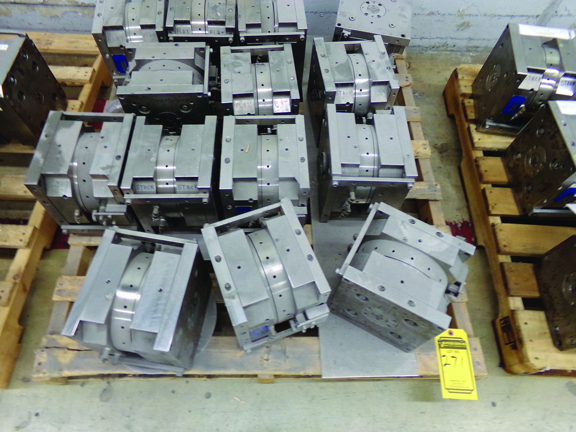 PALLET OF (14) PLASTIC INJECTION MOLDS