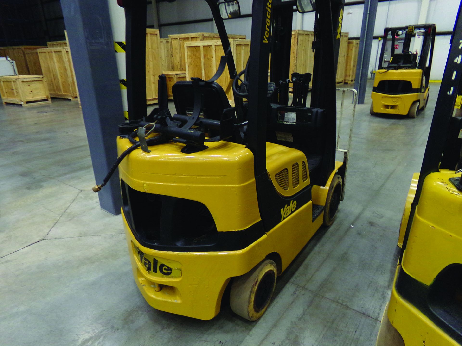 2015 YALE 5,000 LB. FORKLIFT, MODEL GLC050VXNVSE085, S/N B910V01681M, 12,478 HOURS, 4' FORKS, 3-STAG - Image 3 of 5