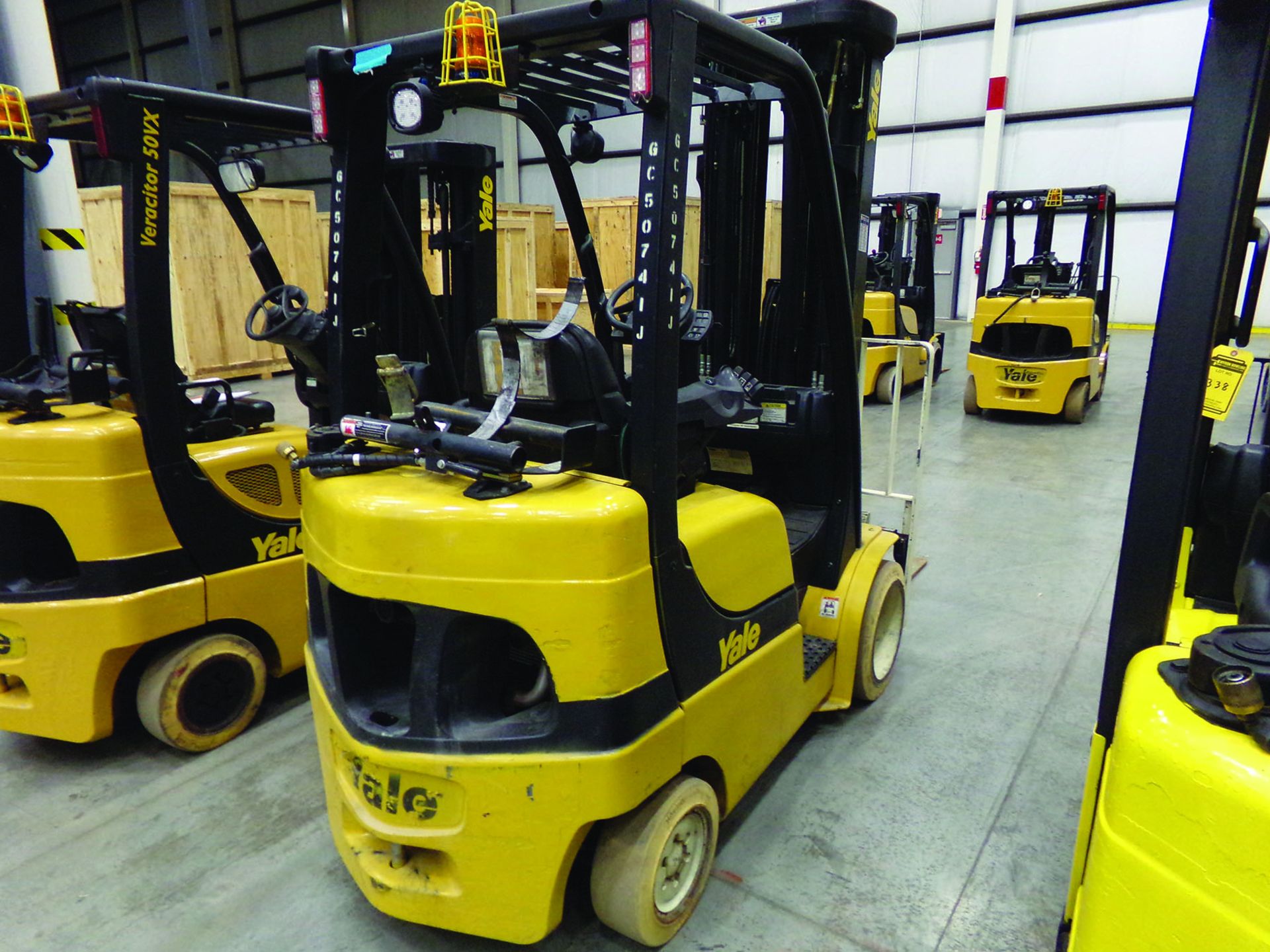 2009 YALE 5,000 LB. FORKLIFT, MODEL GLC050VXNGSQ096, S/N A910V17741J, 8,801 HOURS, 3' 6'' FORKS, 4-S - Image 3 of 5