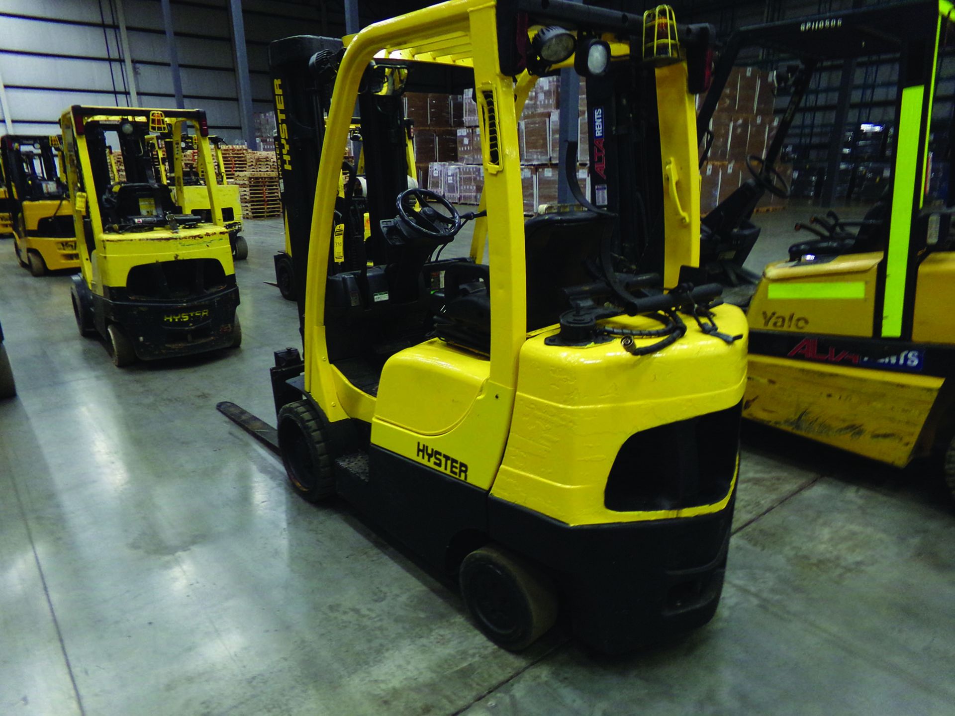 2016 HYSTER 6,000 LB. FORKLIFT, MODEL S60FT, S/N H187V03163N, 8,839 HOURS, 4' FORKS, 3-STAGE MAST, P - Image 2 of 5