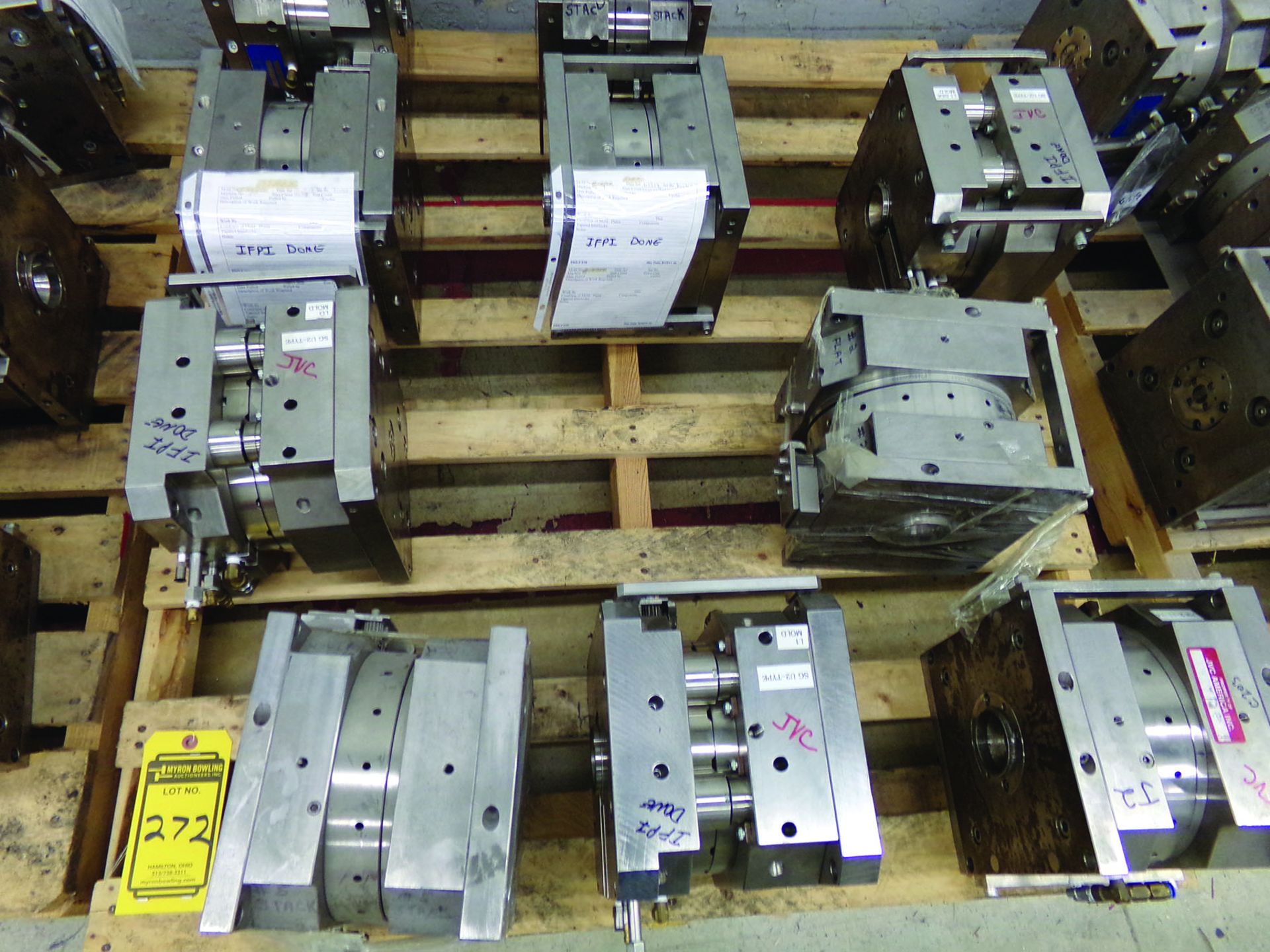 PALLET OF (10) PLASTIC INJECTION MOLDS