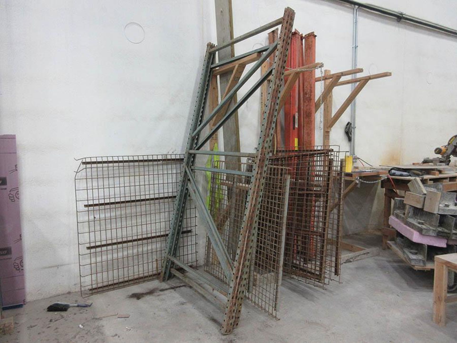 PALLET RACKING: (2) 8' UPRIGHTS, (3) 10' UPRIGHTS, (12) 108'' X 4'' CROSSBEAMS, (7) 108'' X 4'' - Image 4 of 4