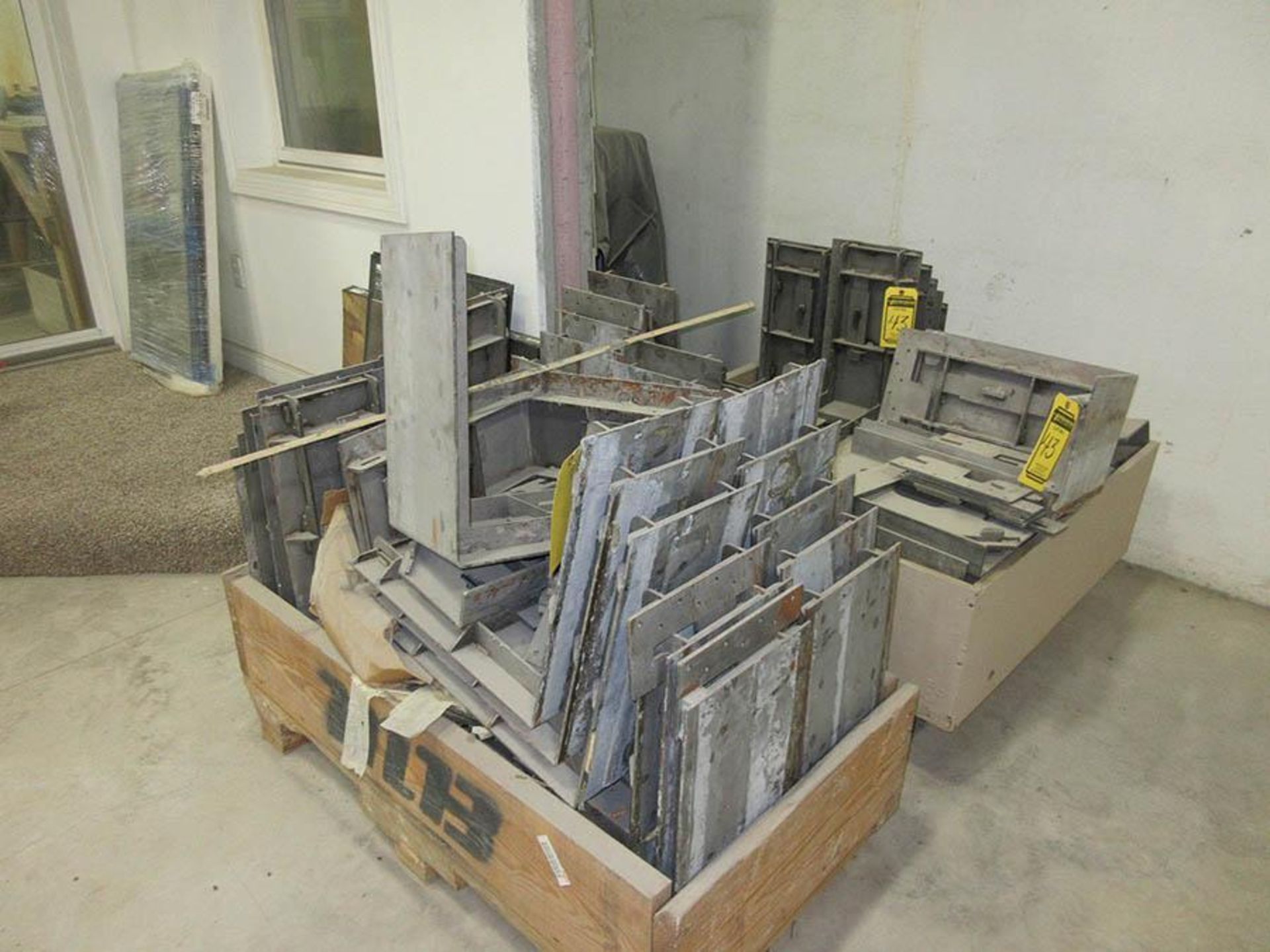 RATEC STEEL FORMS; PALLET CONCRETE FORMS IN VARIOUS SIZES, CASTING PALLETS CAPABLE OF FORMING - Image 15 of 18