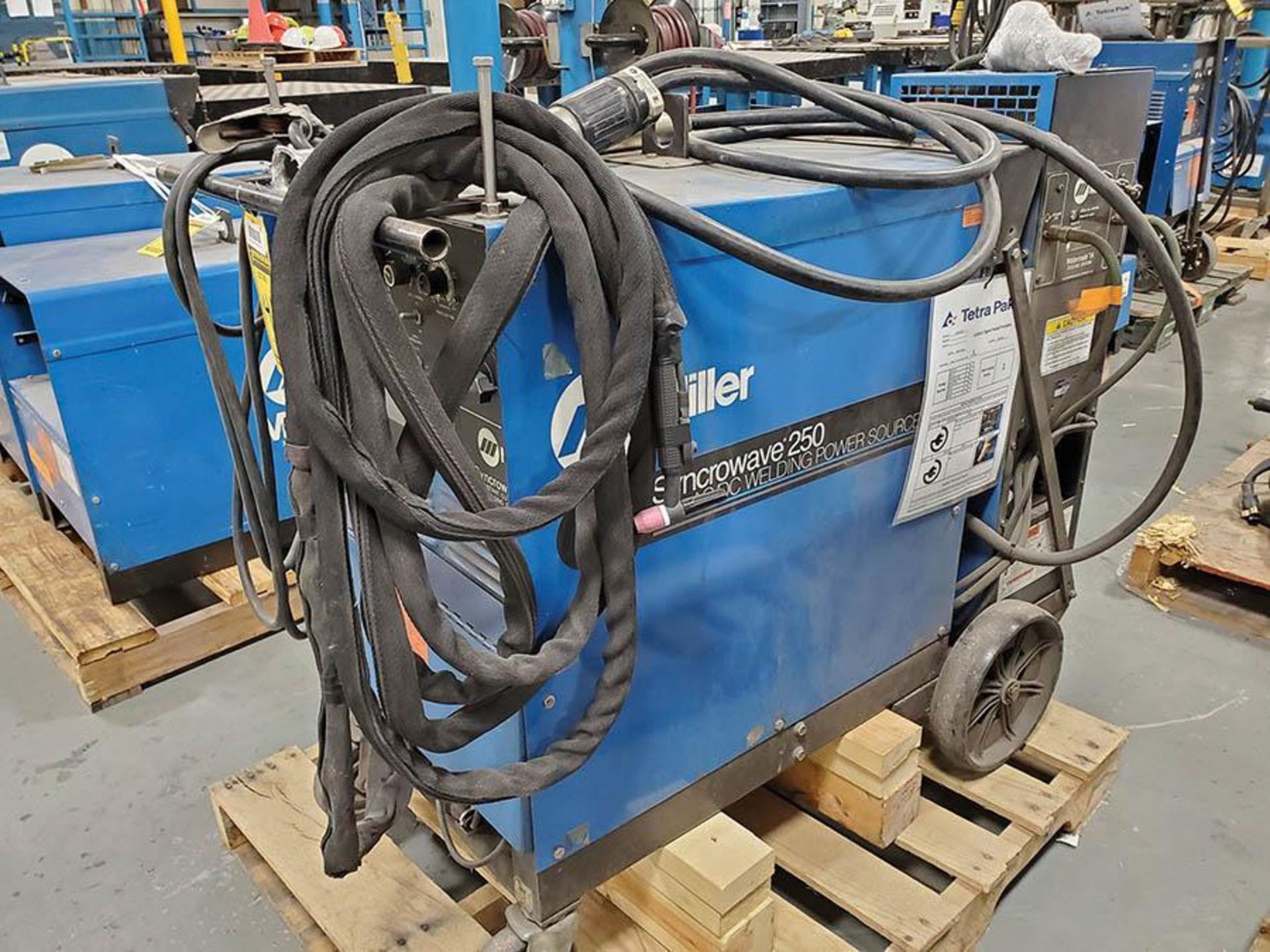MILLER SYNCROWAVE 250 CC-AC/DC WELDER ON CART WITH WATERMATE 1 COOLING SYSTEM