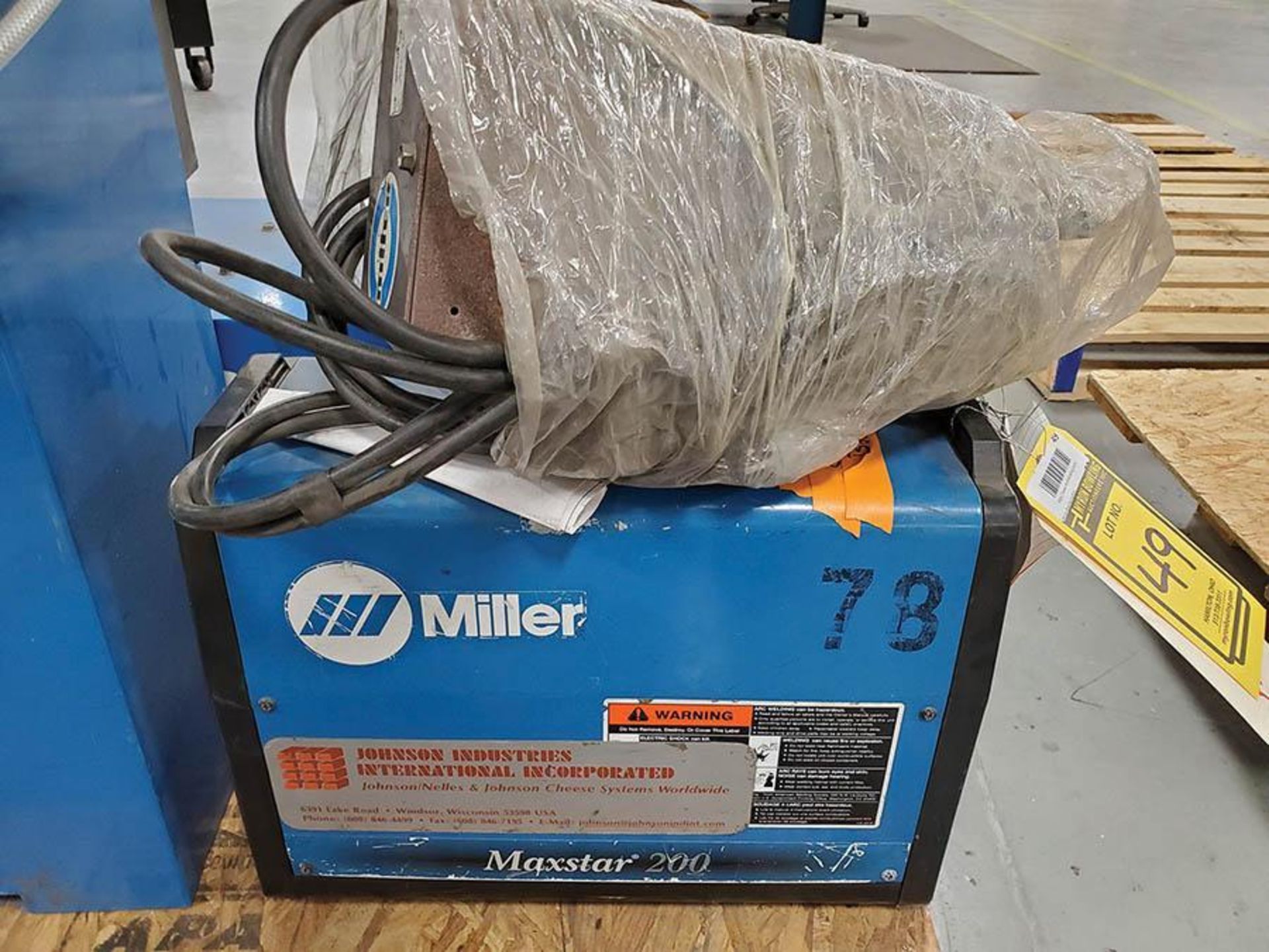 MAXSTAR 200 WELDER WITH MILLER CONTROL BOX