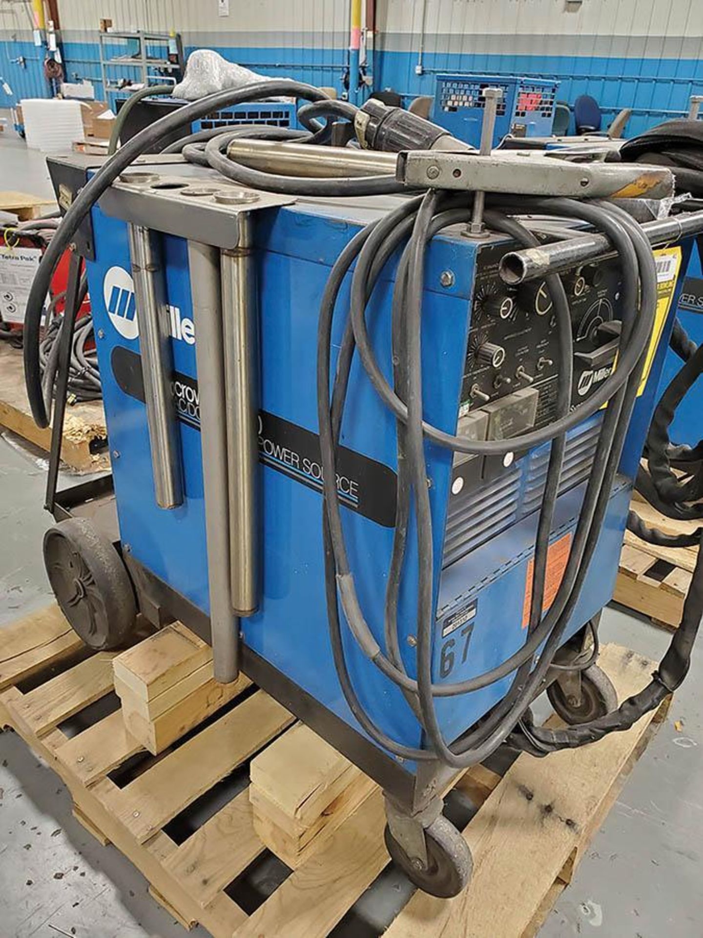 MILLER SYNCROWAVE 250 CC-AC/DC WELDER ON CART WITH WATERMATE 1 COOLING SYSTEM - Image 3 of 6