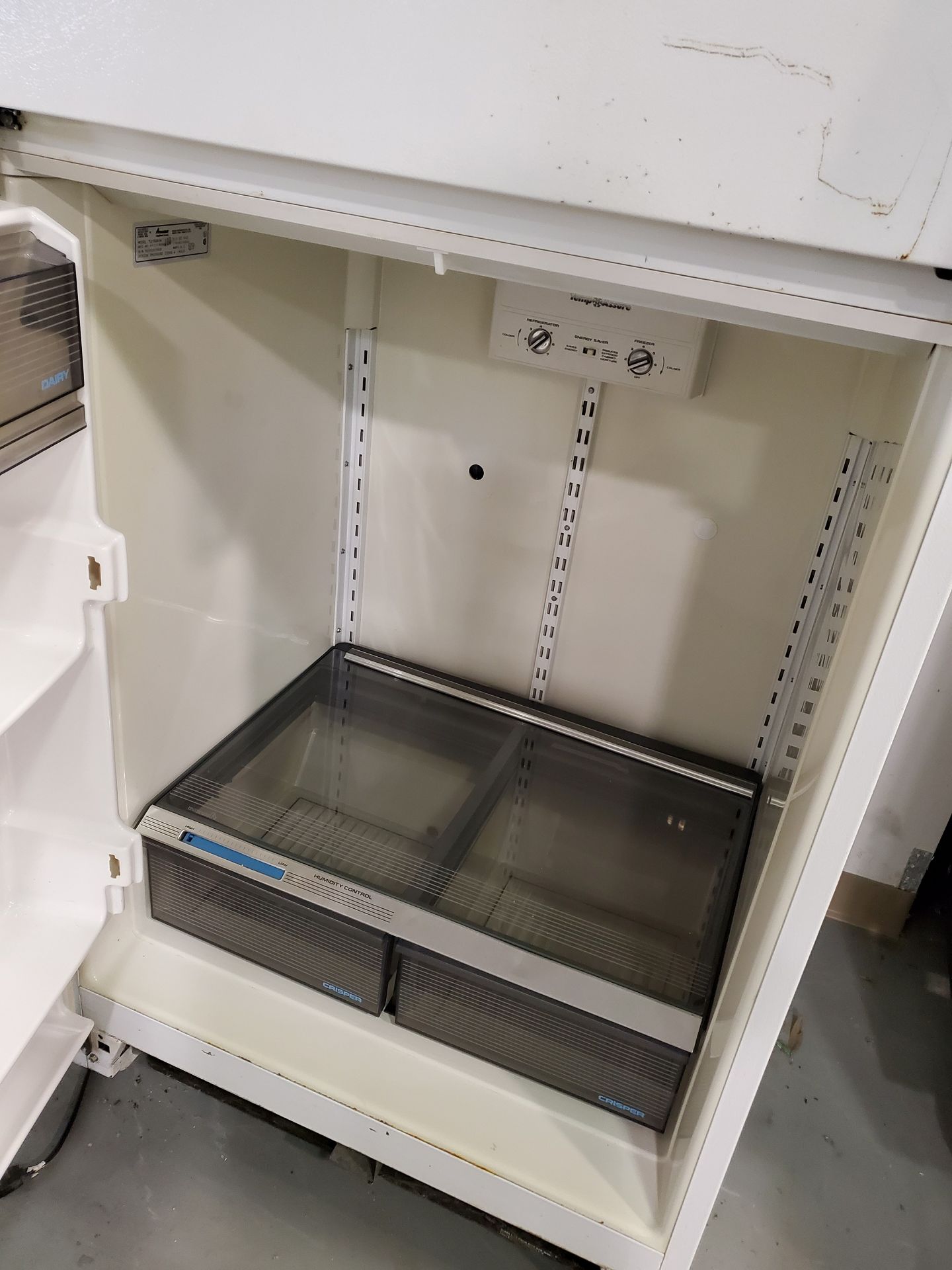 AMANA REFRIGERATOR -TOP FREEZER - Image 3 of 4