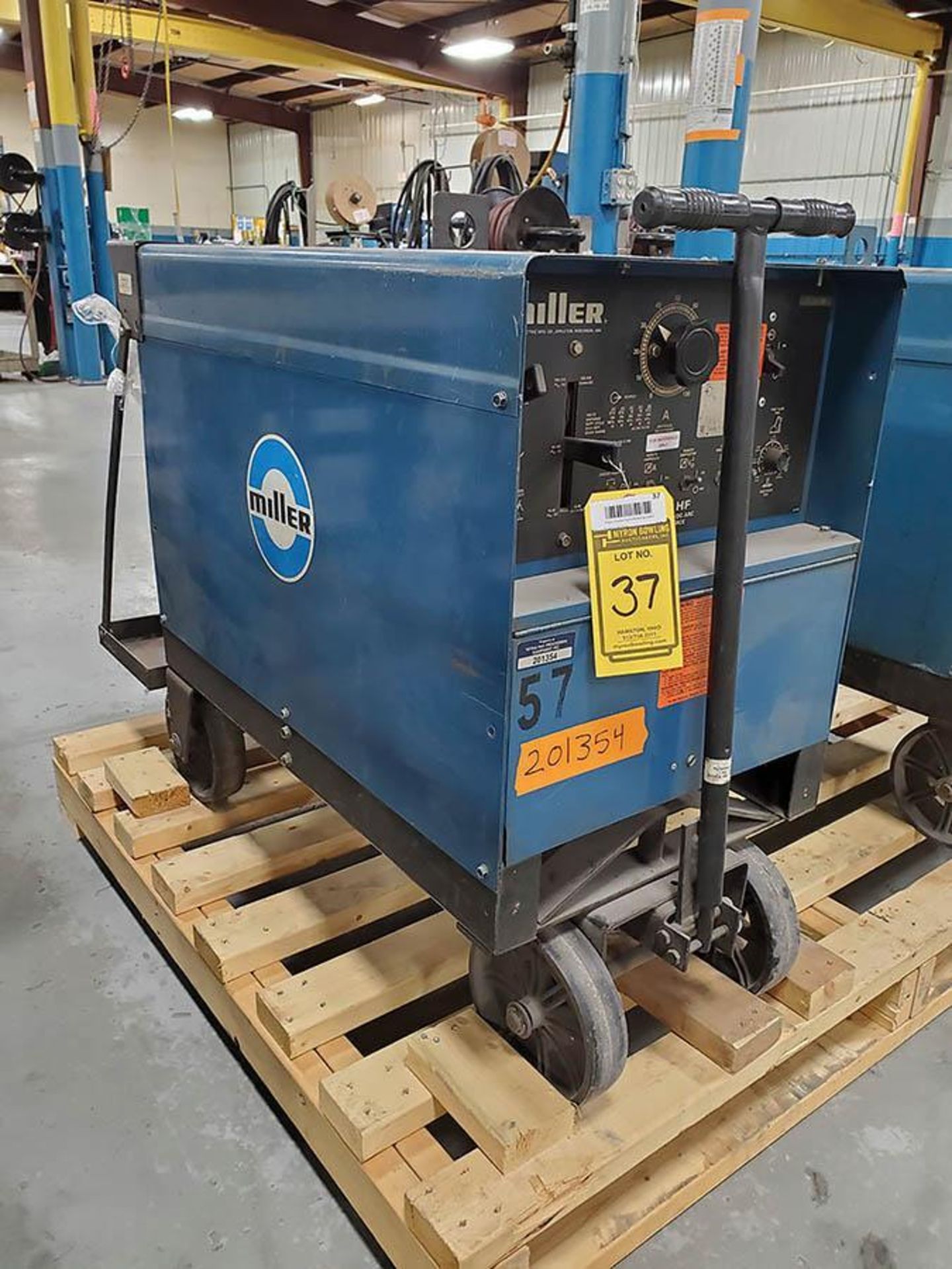 MILLER DIALARC HF CC-AC/DC ARC WELDER ON CART