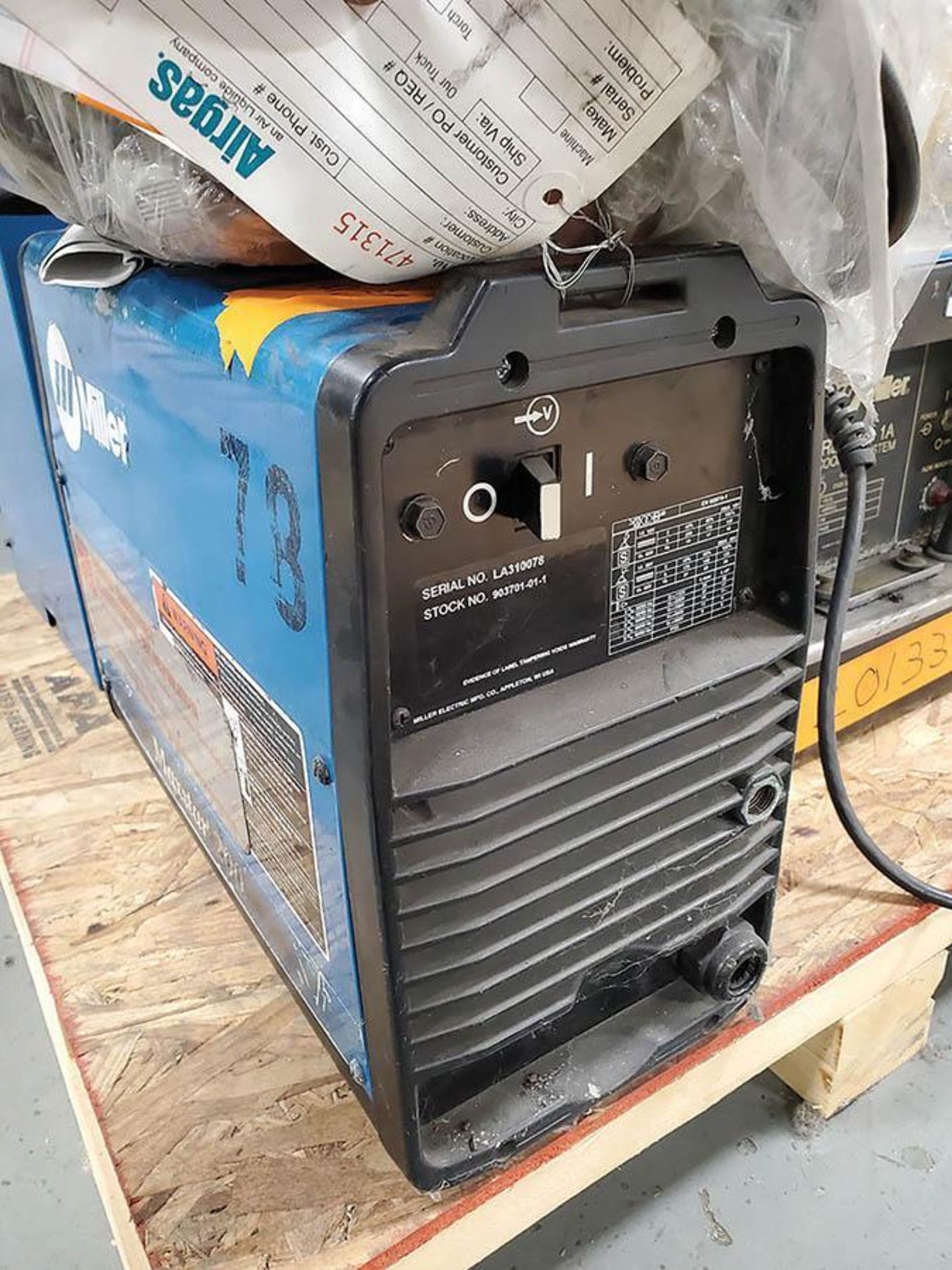 MAXSTAR 200 WELDER WITH MILLER CONTROL BOX - Image 2 of 4