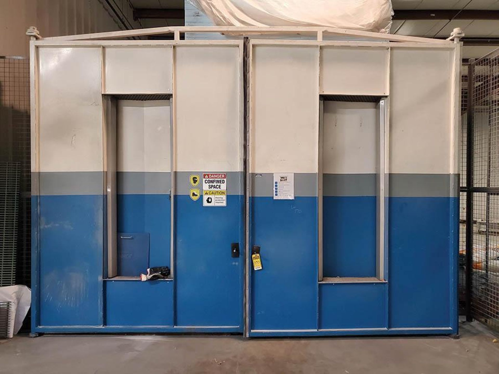 30' X 12 ABRASIVE BLAST BOOTH WITH STAINLESS STEEL PLATE WALLS & FLOOR - Image 2 of 15