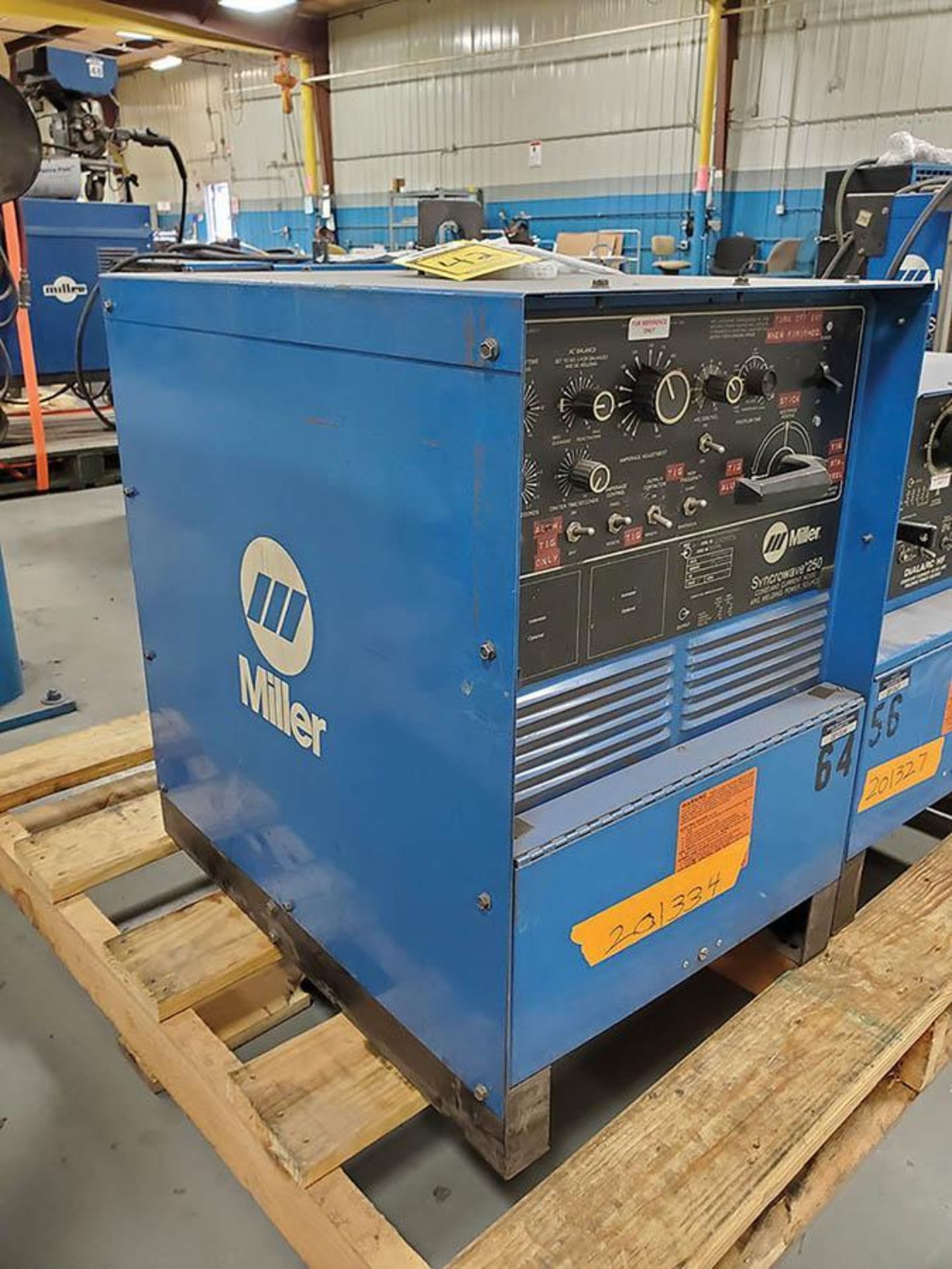 MILLER SYNCROWAVE 250 CC-AC/DC WELDER