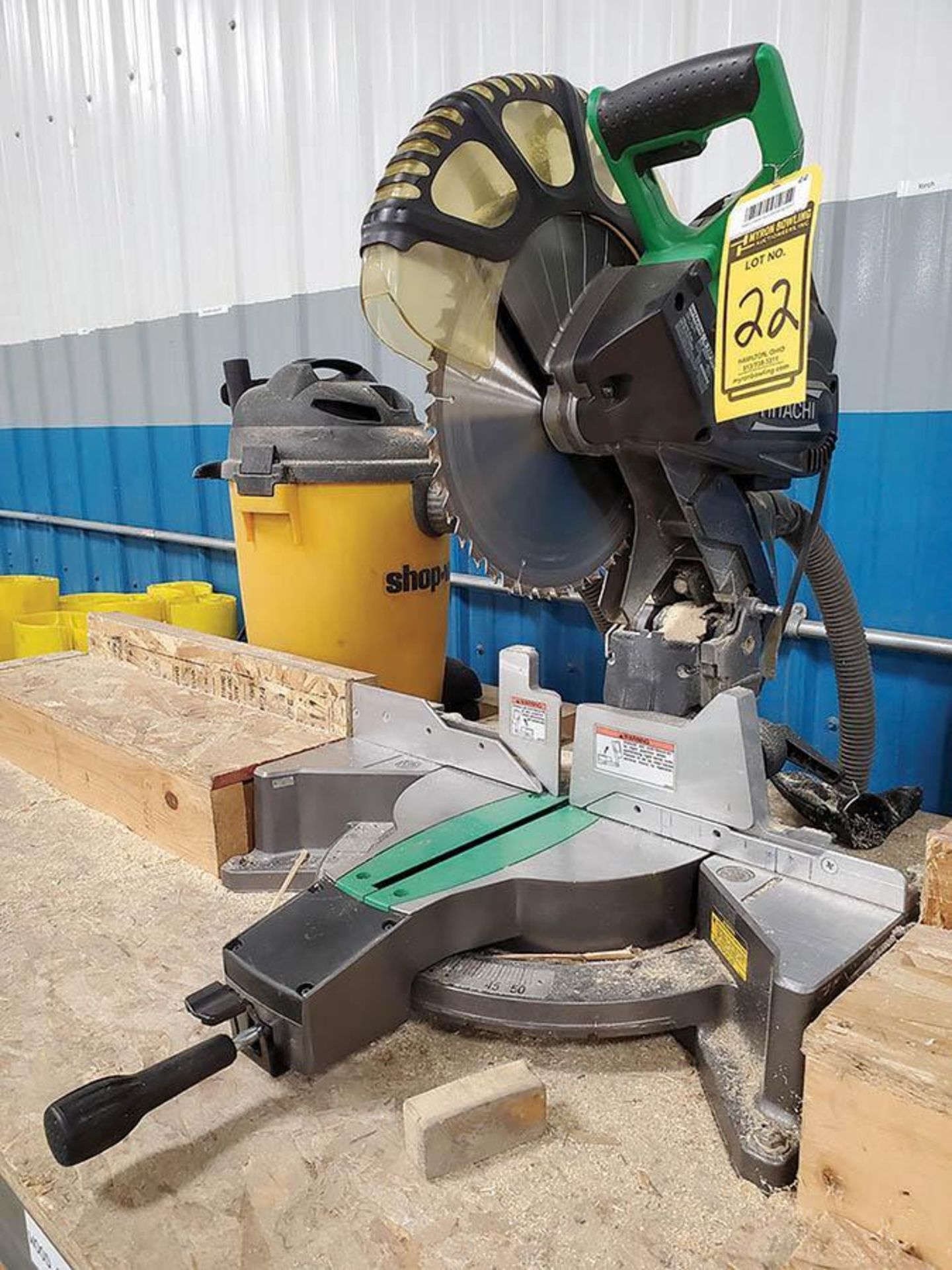 HITACHI 12'' COMPOUND MITER SAW, MODEL C-12FDH, WITH SHOP VAC DEBRIS SYSTEM, ON STAINLESS STEEL - Image 4 of 8