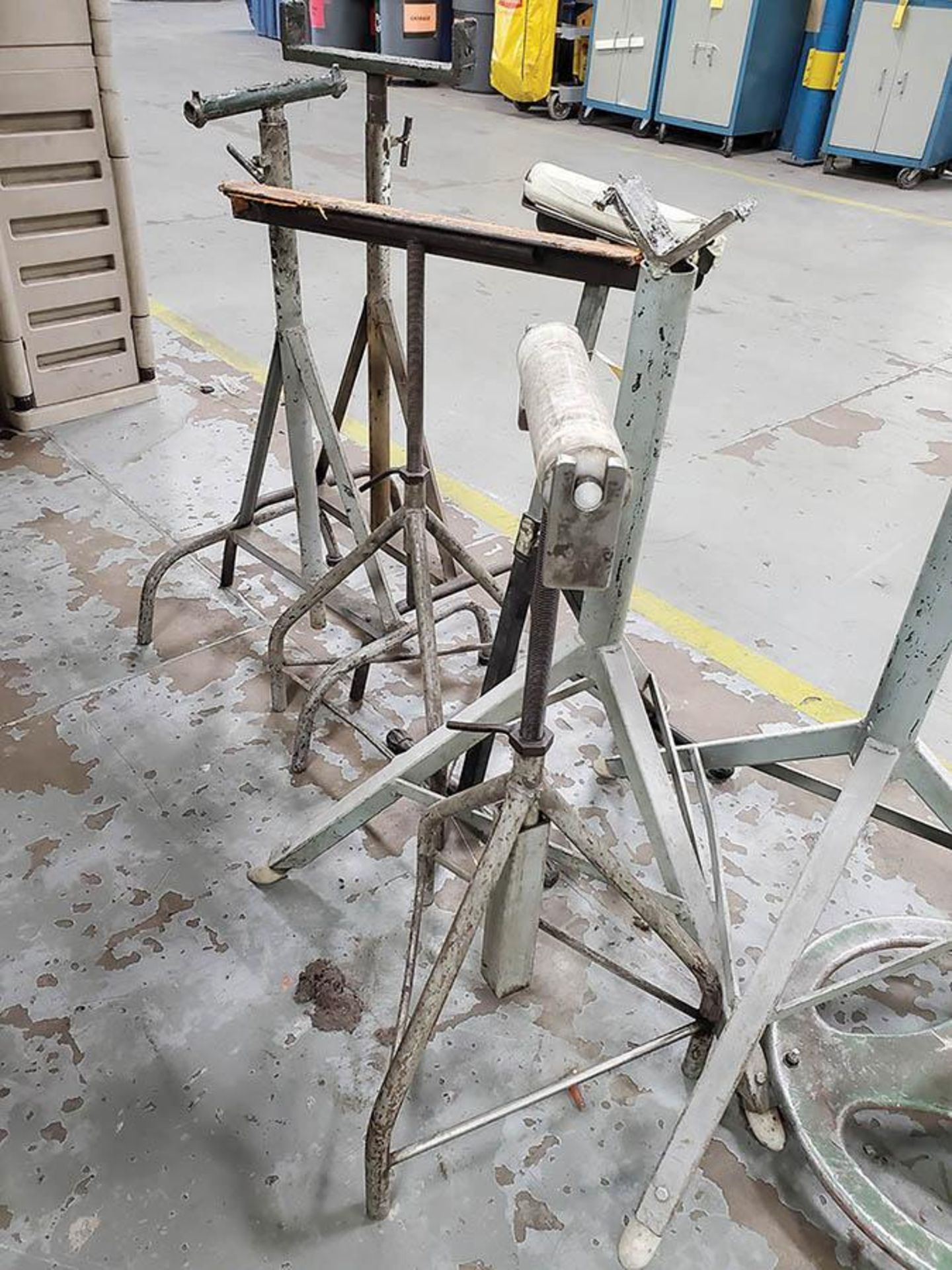 LOT: (8) ASSORTED PIPE EXTENSION STANDS, ASSORTED STYLE AND CAPACITY - Image 4 of 5