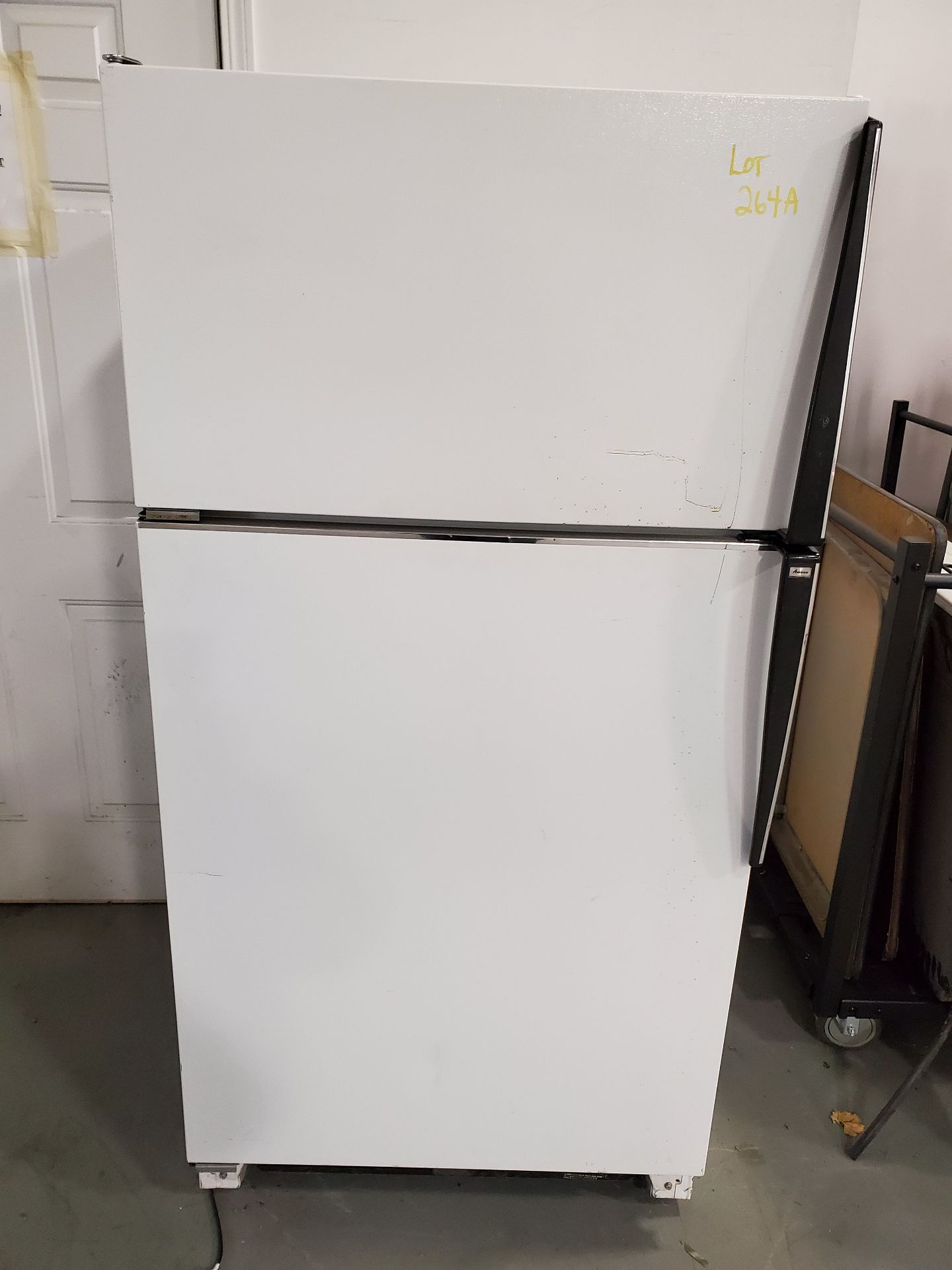 AMANA REFRIGERATOR -TOP FREEZER - Image 2 of 4