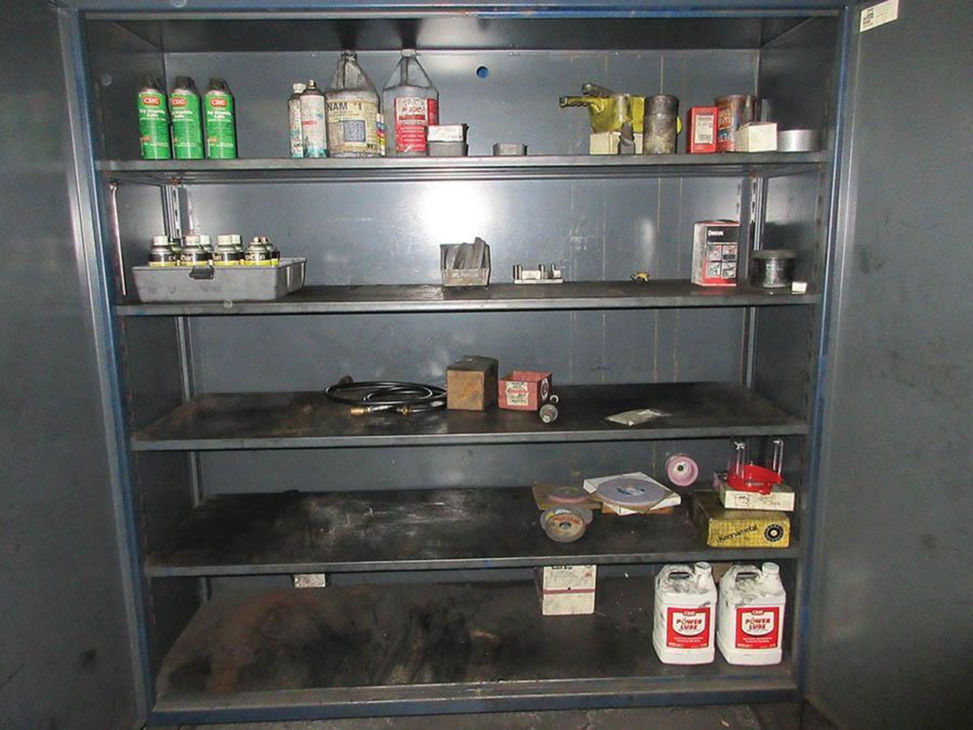 STONGHOLD CABINET W/ CONTENT: CUTTING FLUID, POWER LUBE, CROWN FAULT FINDER - Image 2 of 2