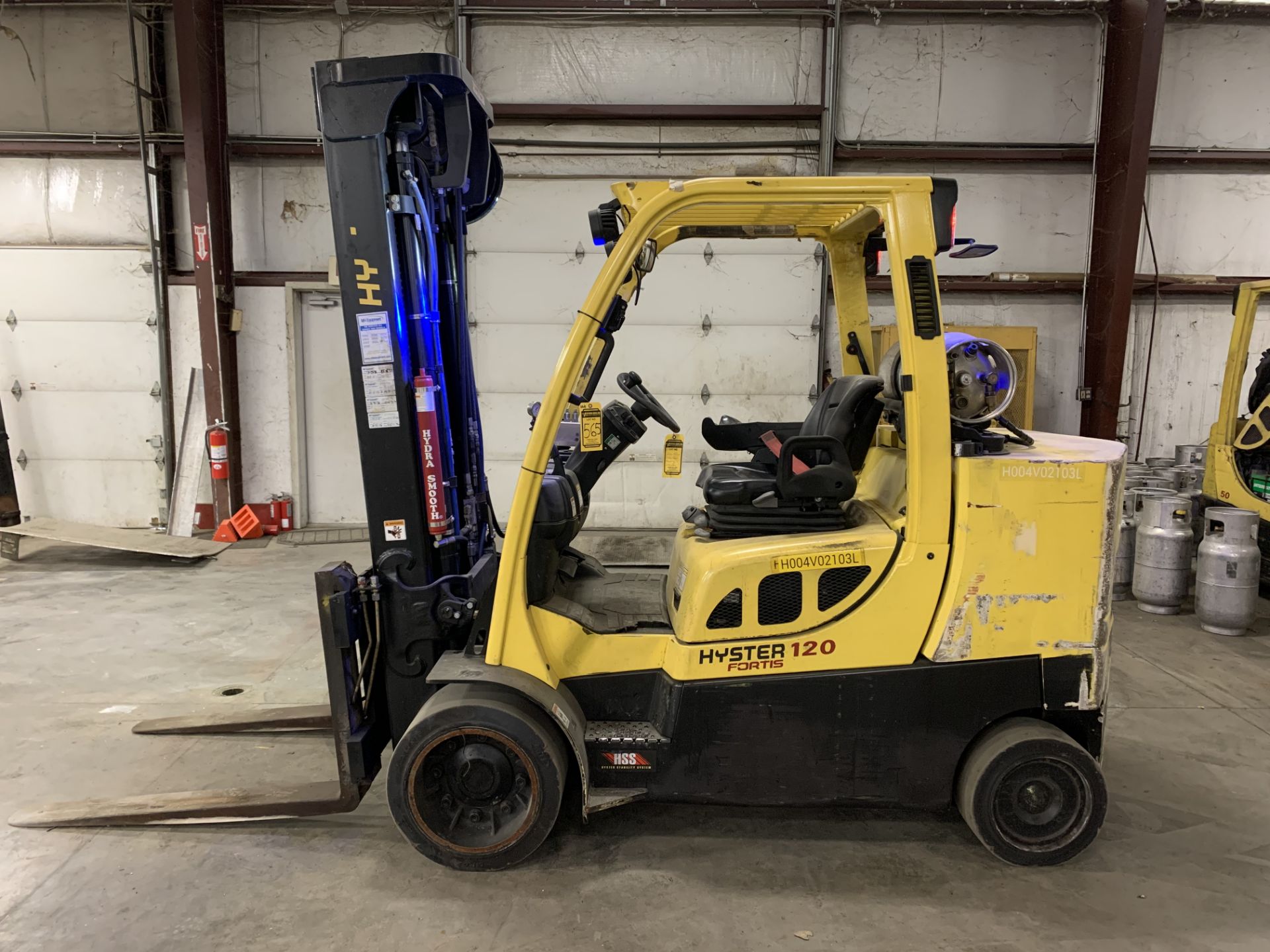 2013 HYSTER 12,000-LB. CAPACITY FORKLIFT, MOD: S120FT, LPG, 3-STAGE MAST, 213" LIFT, SOLID TIRES - Image 4 of 9