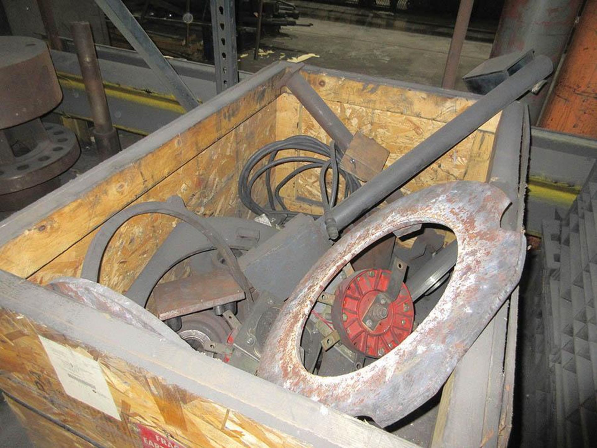 CONTENTS OF PALLET RACK: CYLINDERS, HYDRAULIC TANK, VARIOUS SCRAP CONTENT - Image 3 of 9