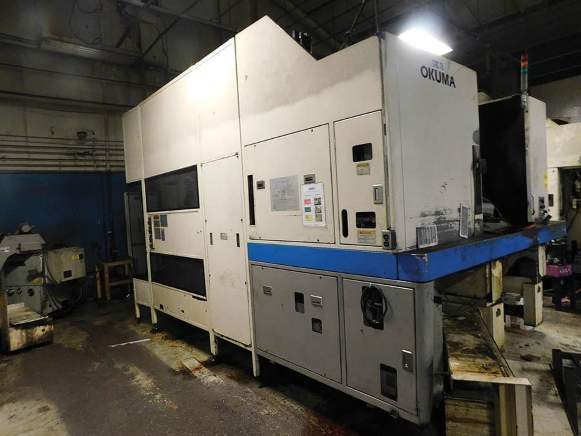 OKUMA MA-50HB HORIZONTAL MACHINING CENTER TWIN PALLET CHANGER CAT 40/50 40-POSITION ATC CHIP - Image 5 of 5