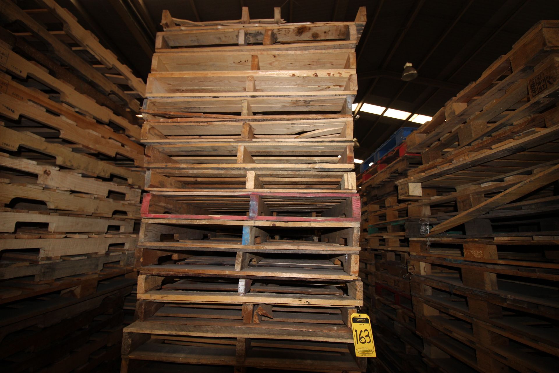 Tarimas de madera para estiba de 1.0 x 1.2 m. aprox. 150 pzas. - Image 4 of 9