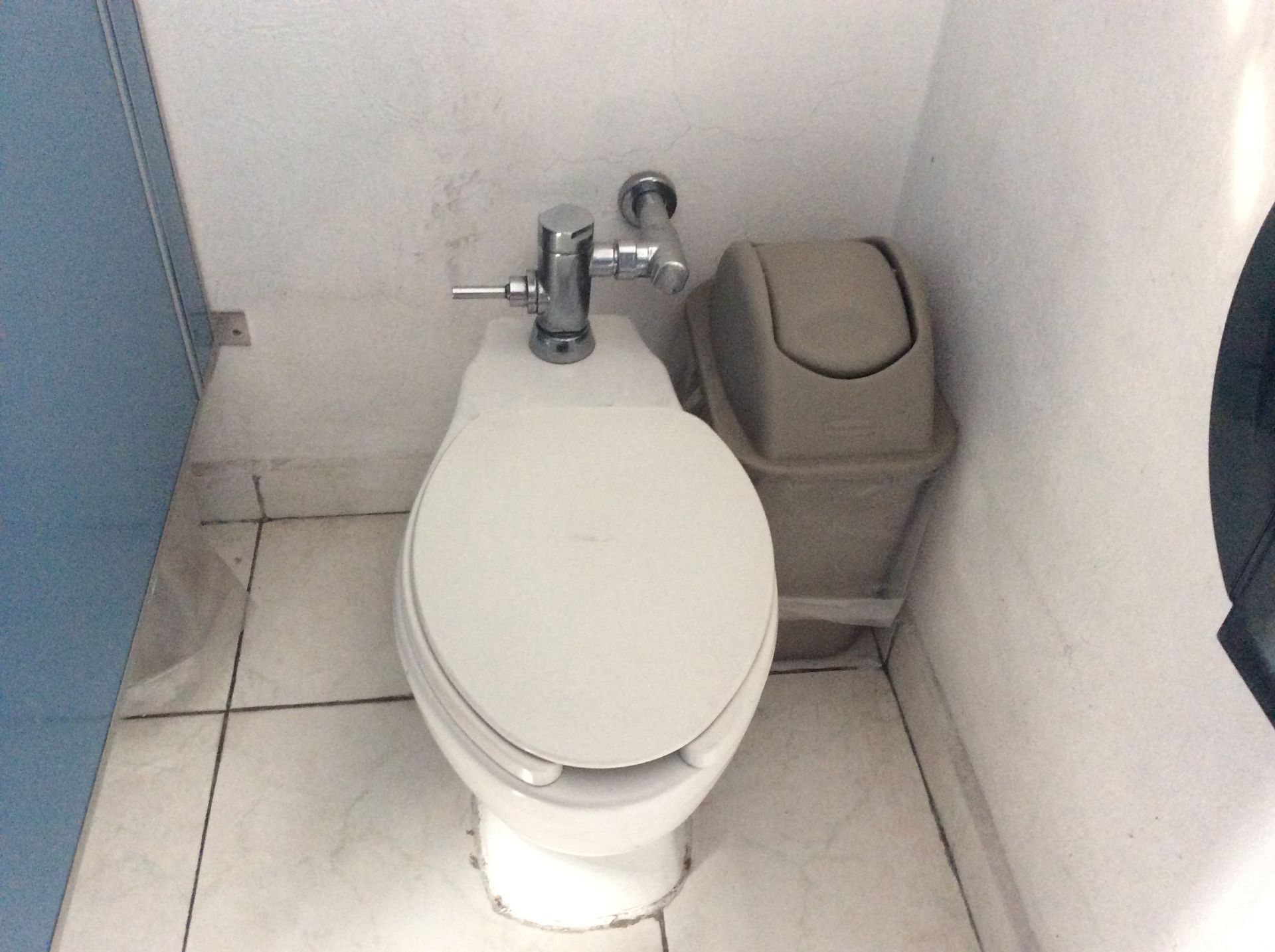 Baño de hombres oficinas planta baja, 3 WC - Bild 9 aus 12