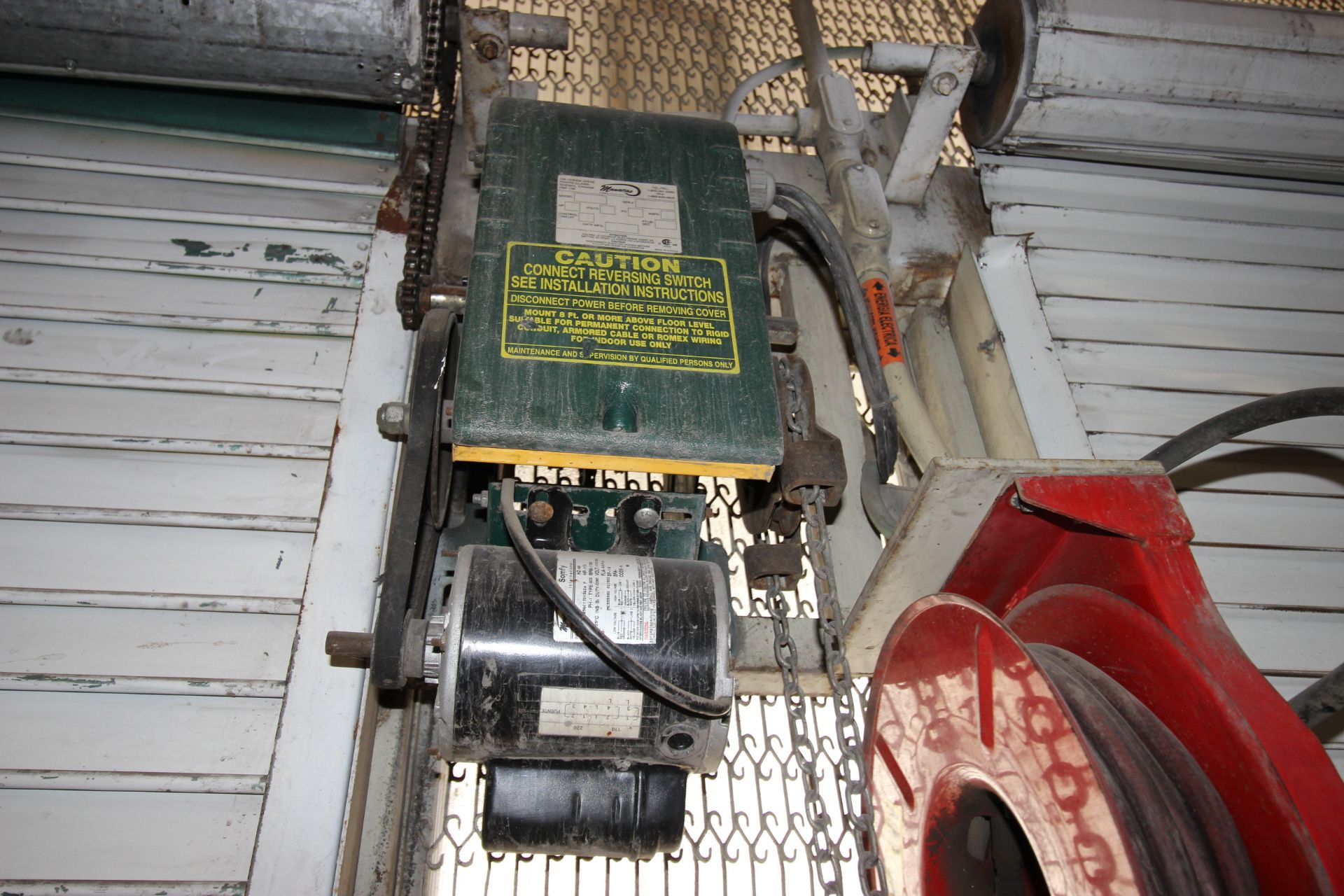 Cortina metalica electrica de 3.66 x 4.15 m se incluye botonera. - Image 14 of 17