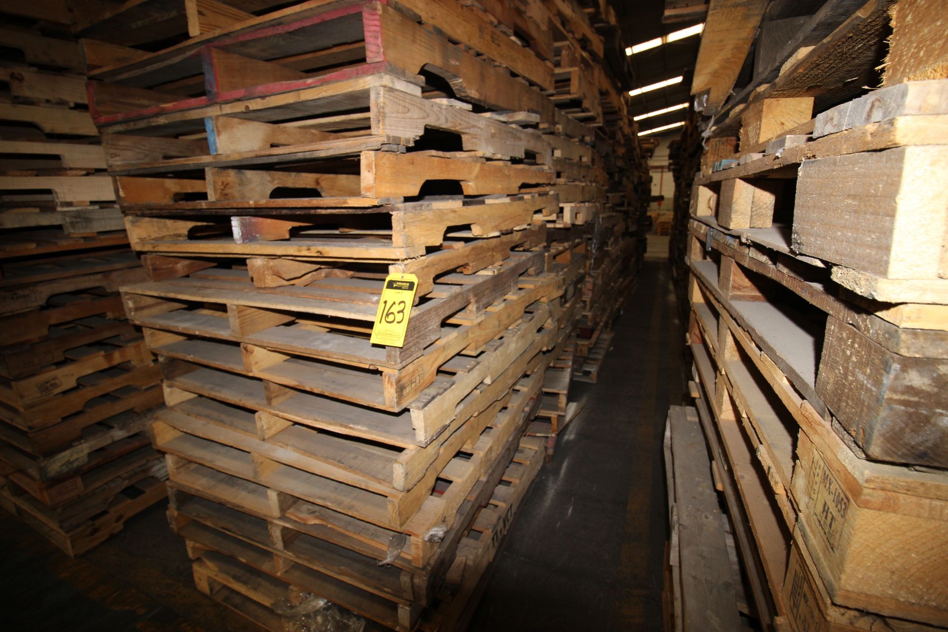 Tarimas de madera para estiba de 1.0 x 1.2 m. aprox. 150 pzas. - Image 7 of 9