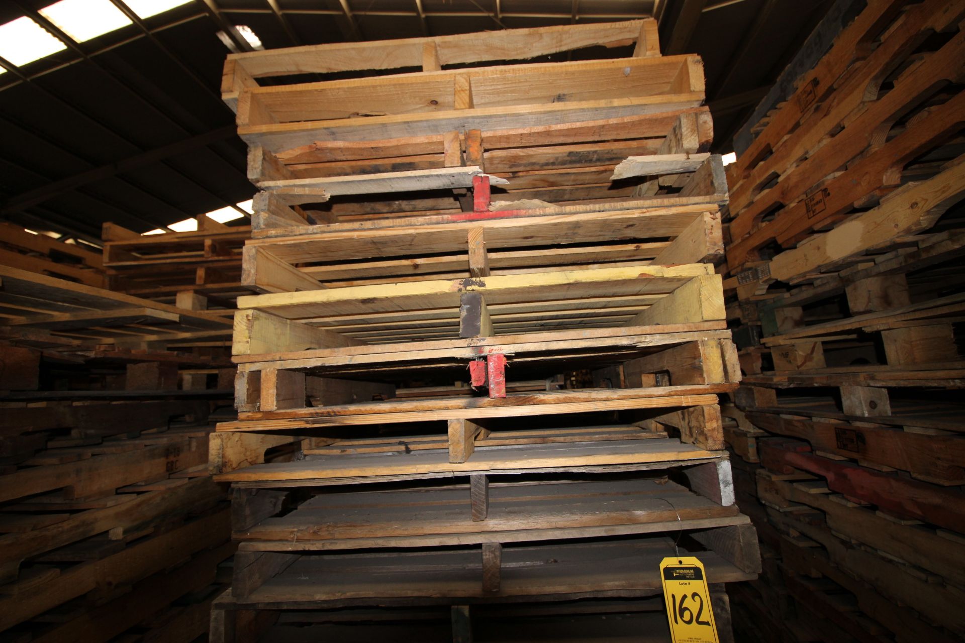 Tarimas de madera para estiba de 1.0 x 1.2 m. aprox. 150 pzas.