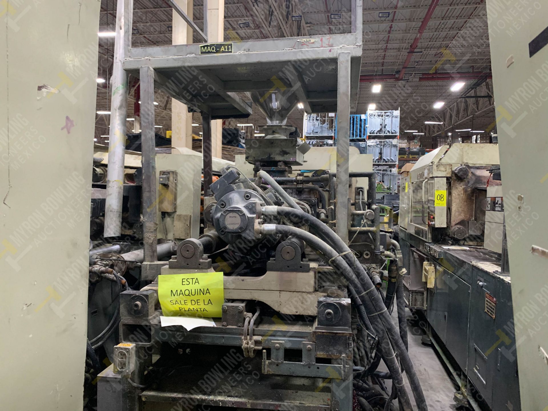 165 TON CINCINNATI MILACRON VT165 PLASTIC INJECTION MOLDING MACHINE - Image 23 of 23