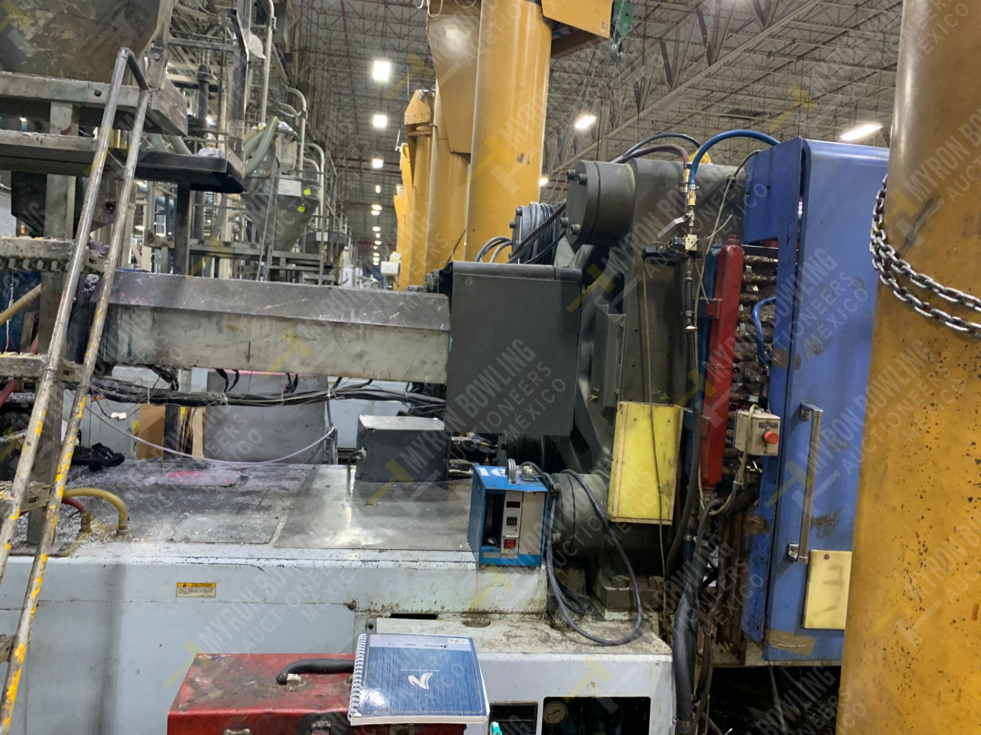 500 TON JSW J500ELL PLASTIC INJECTION MOLDING MACHINE, MFG YEAR 1997 - Image 17 of 24