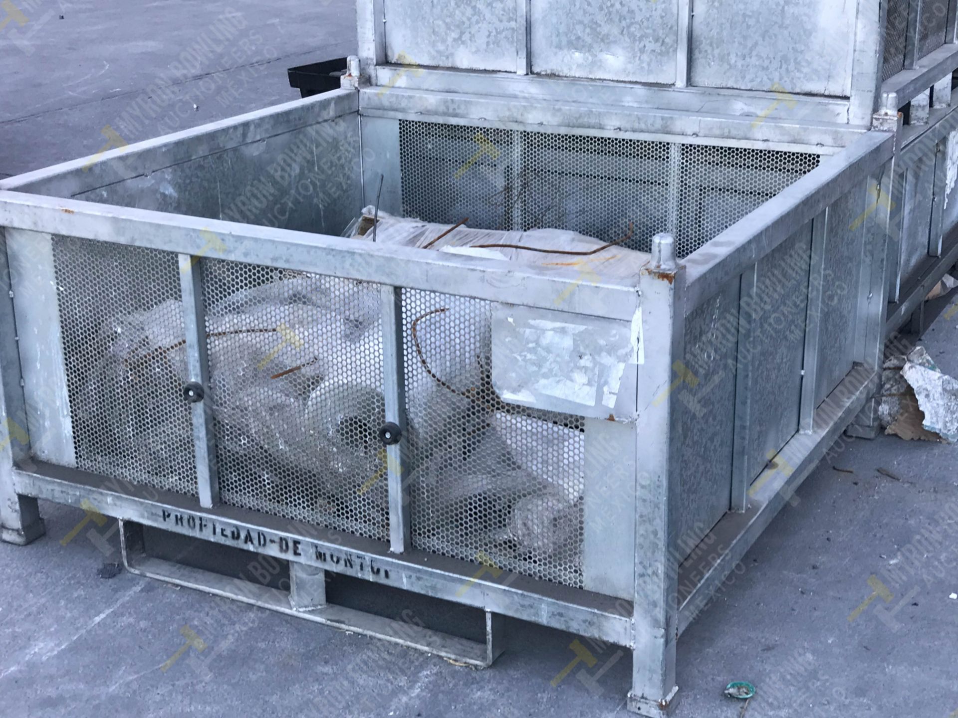 70 GALVANIZED STEEL CONTAINERS XYTEC (DIMENSIONS 0.60x1.32x1.24 METERS)