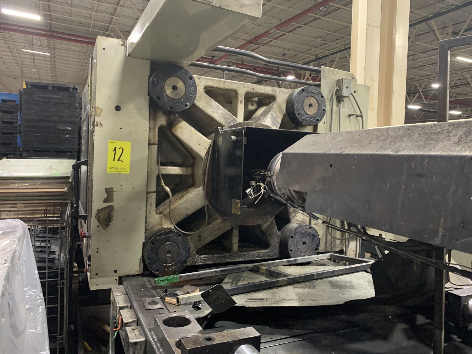 300 TON CINCINNATI MILACRON VH300-36 PLASTIC INJECTION MOLDING MACHINE - Image 12 of 20