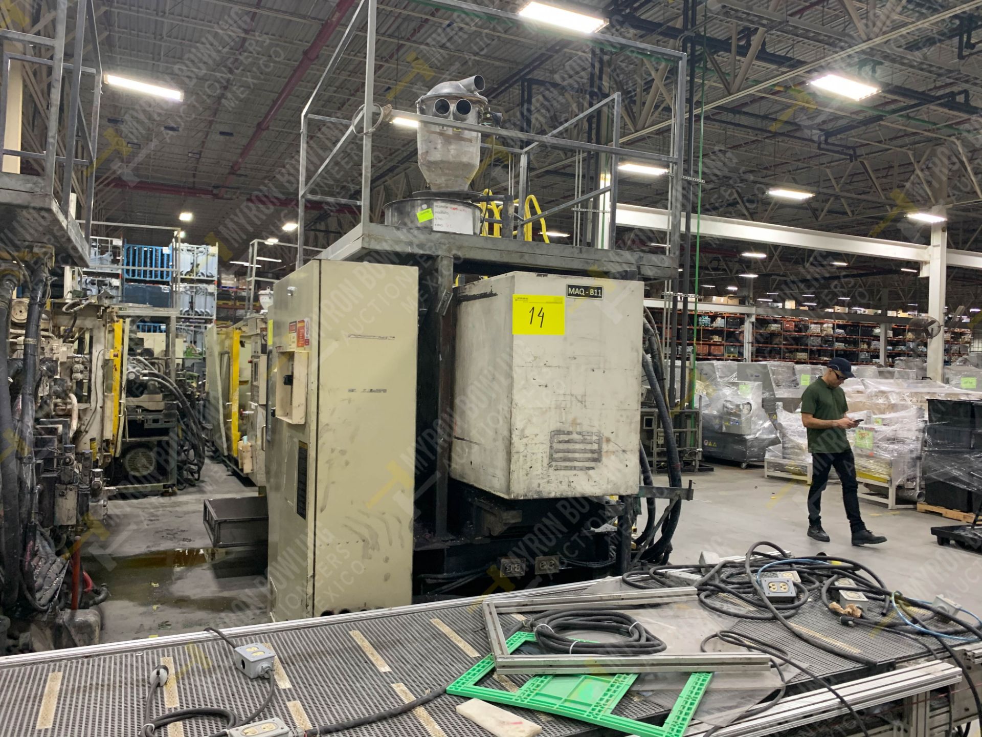 310 TON TOSHIBA ISGS310V10-19-AT PLASTIC INJECTION MOLDING MACHINE. - Image 9 of 24