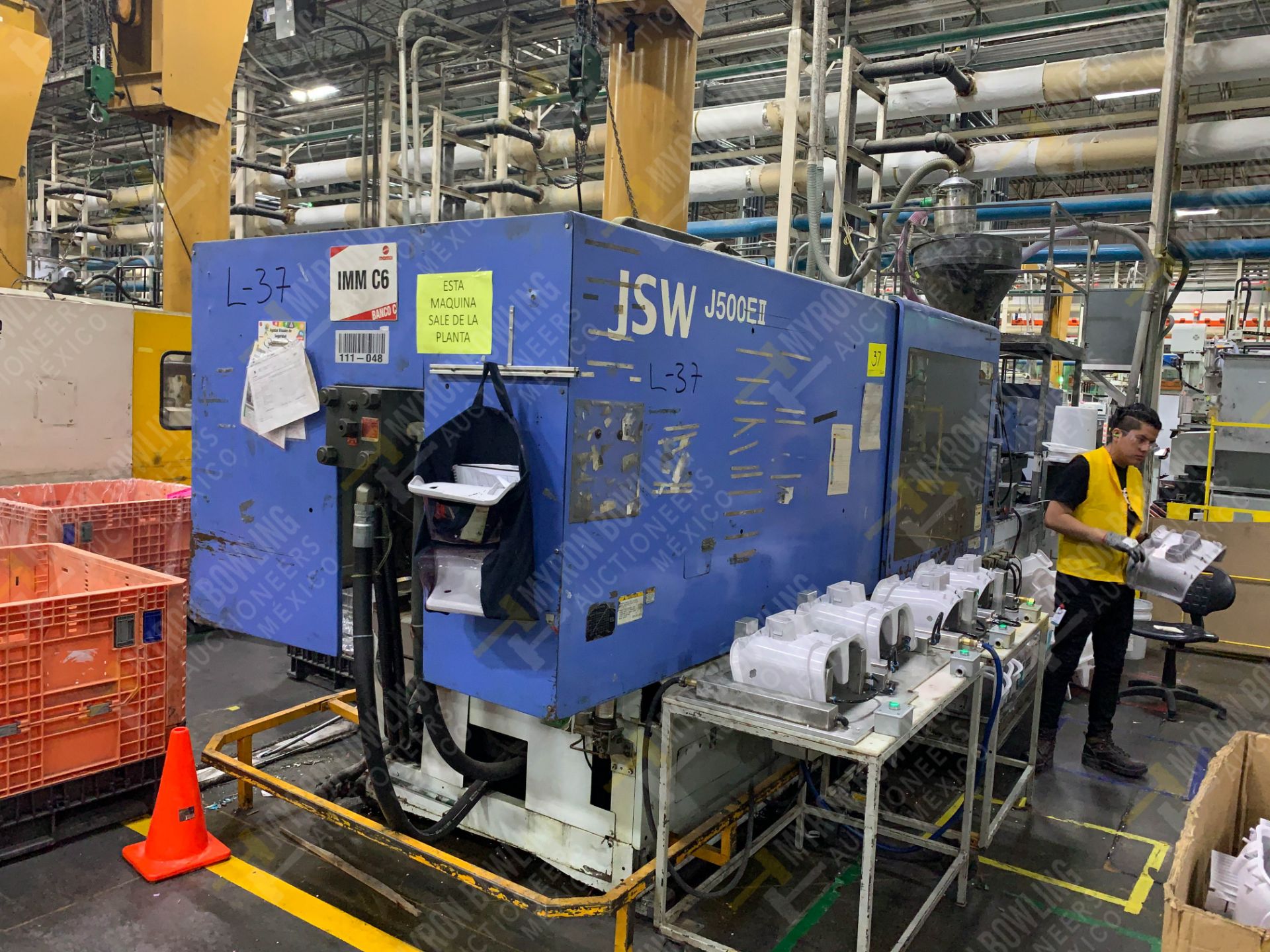 500 TON JSW J500ELL PLASTIC INJECTION MOLDING MACHINE, MFG YEAR 1997 - Image 5 of 24