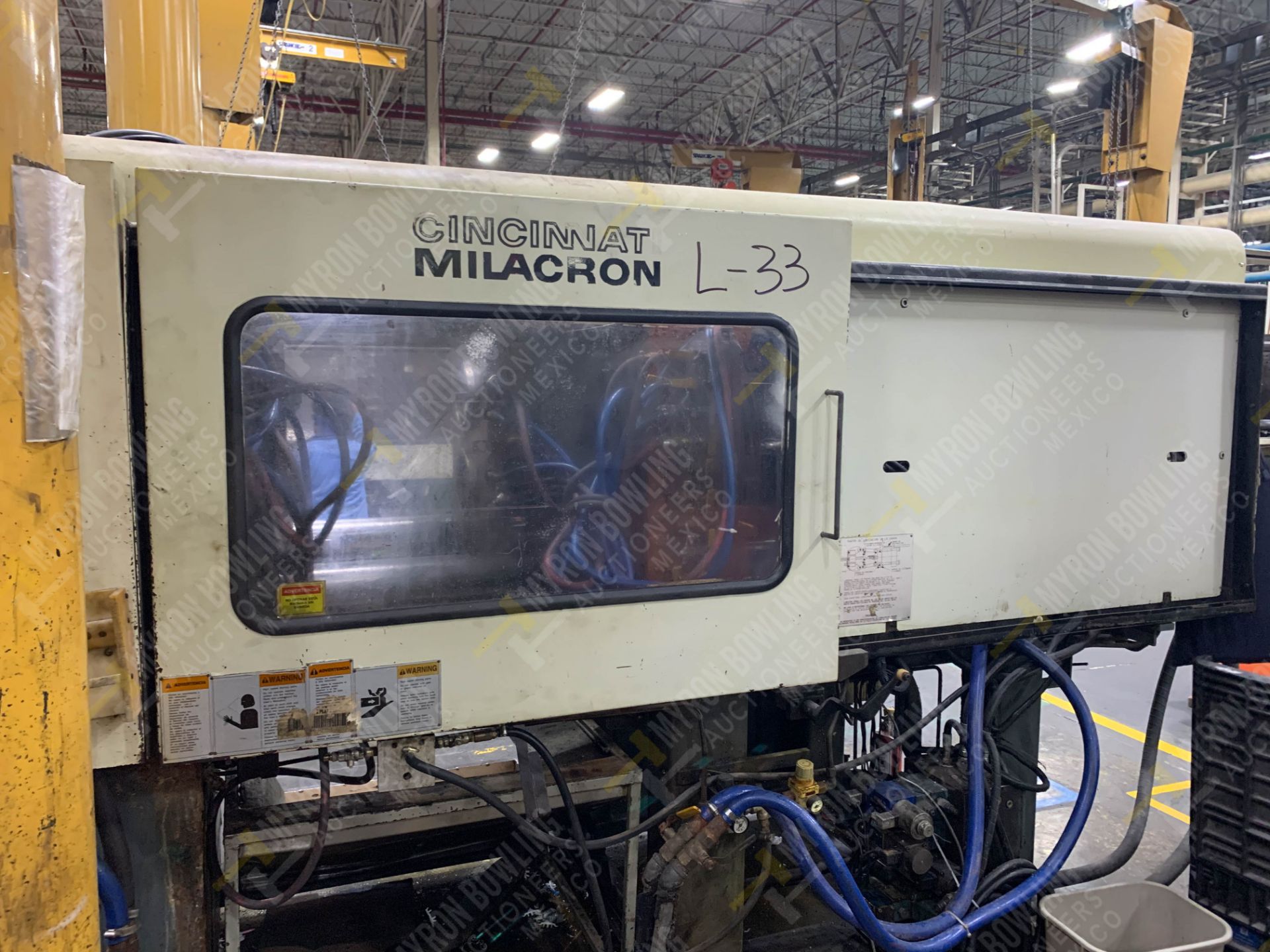 220 TON CINCINNATI MILACRON VT-220-20 PLASTIC INJECTION MOLDING MACHINE, MFG YEAR 1996 - Image 6 of 19